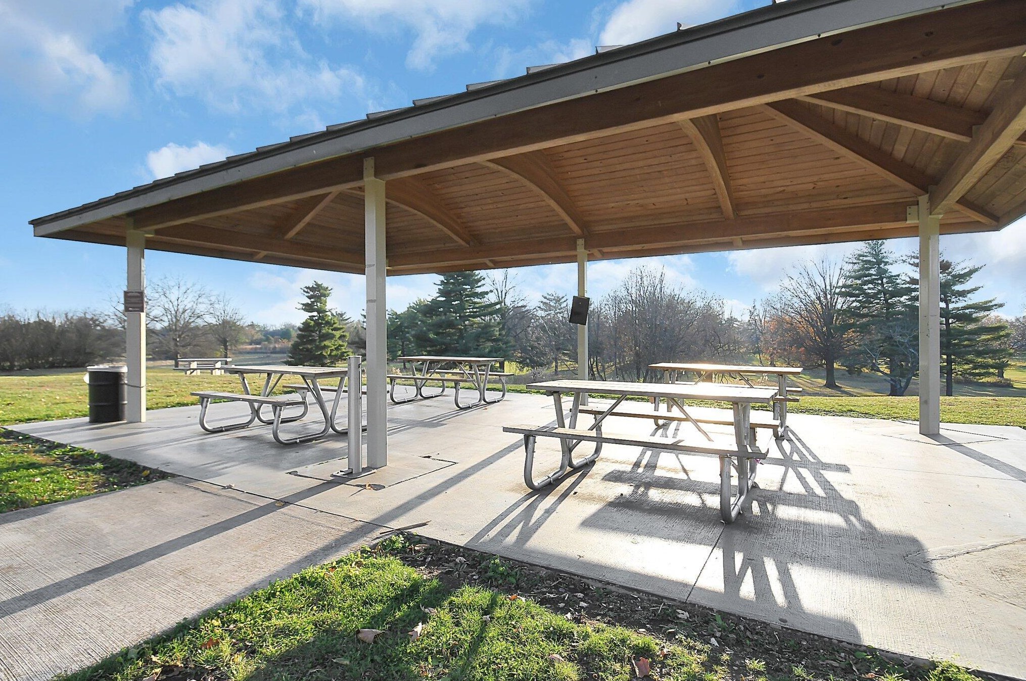 1916 Birkdale Dr, Columbus OH 43232-3062 exterior