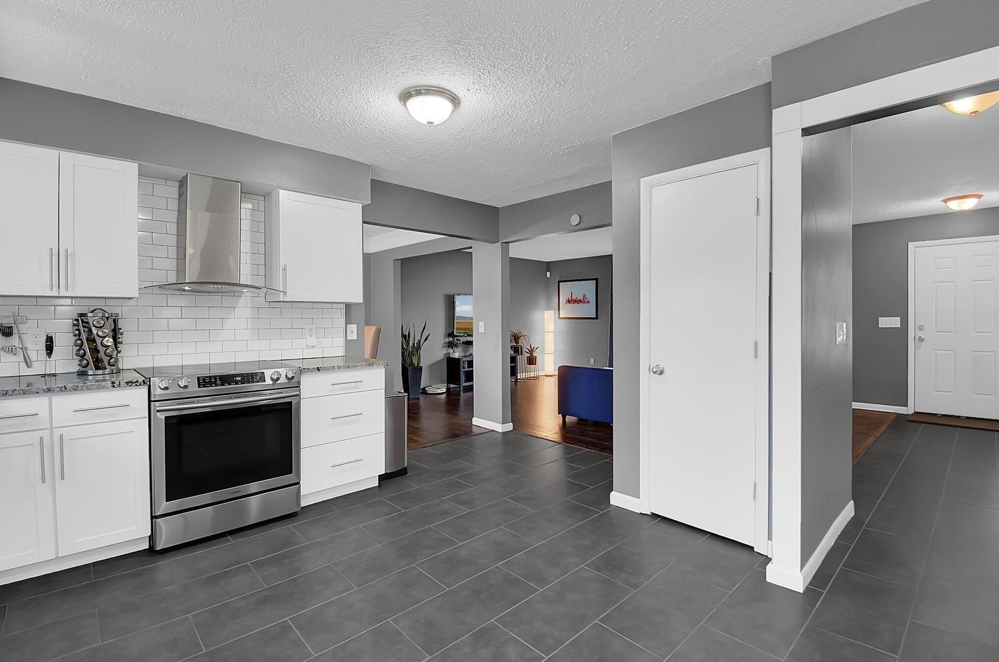 1916 Birkdale Dr, Columbus OH 43232-3062 exterior