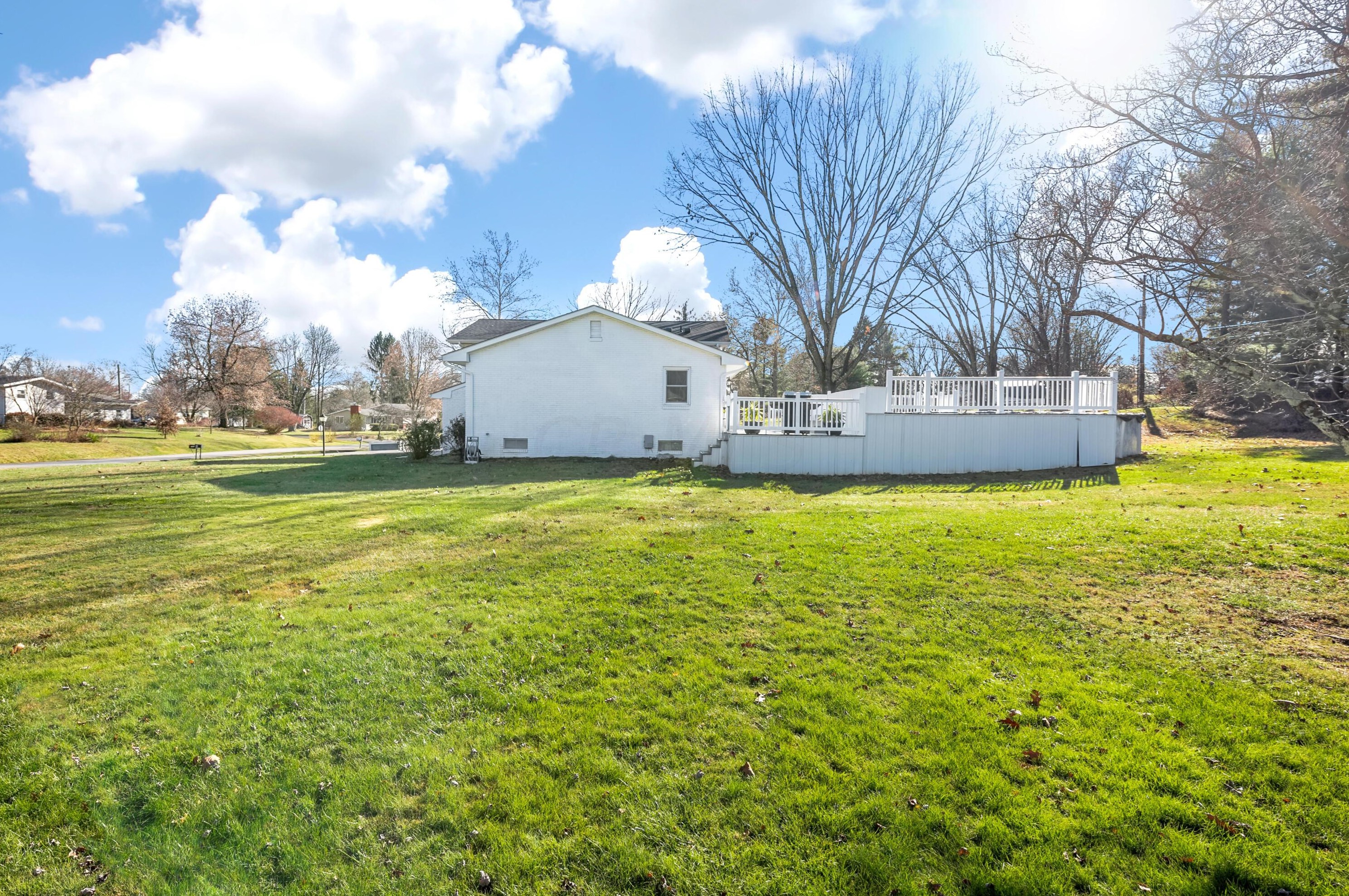 2103 Scenic Dr, Lancaster OH 43130-1163 exterior