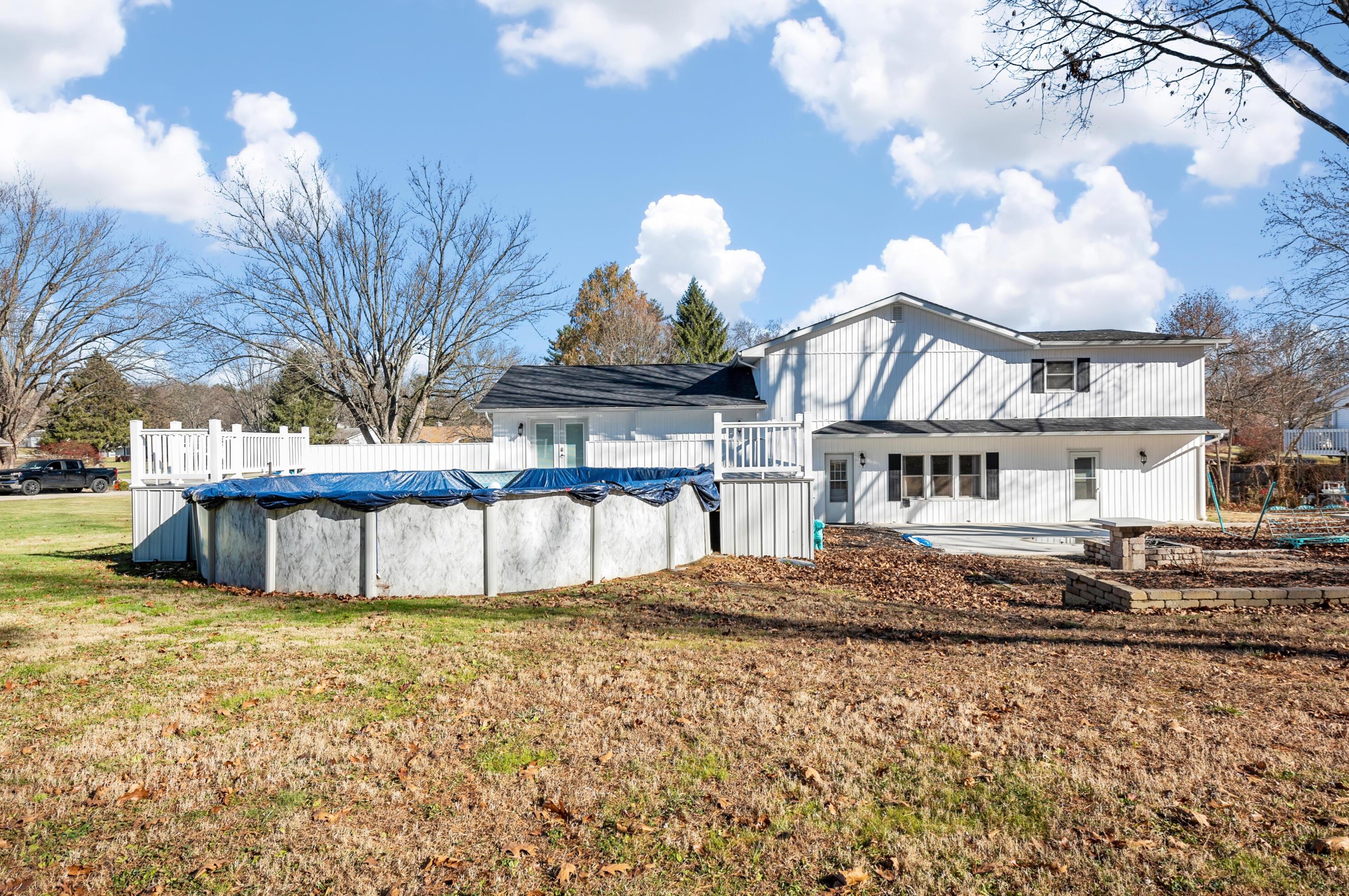 2103 Scenic Dr, Lancaster OH 43130-1163 exterior