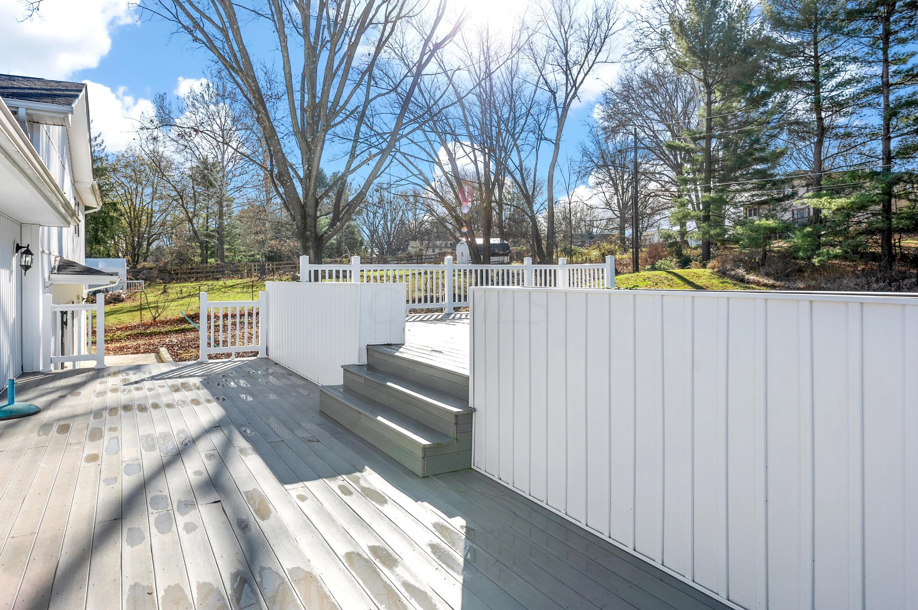 2103 Scenic Dr, Lancaster OH 43130-1163 exterior