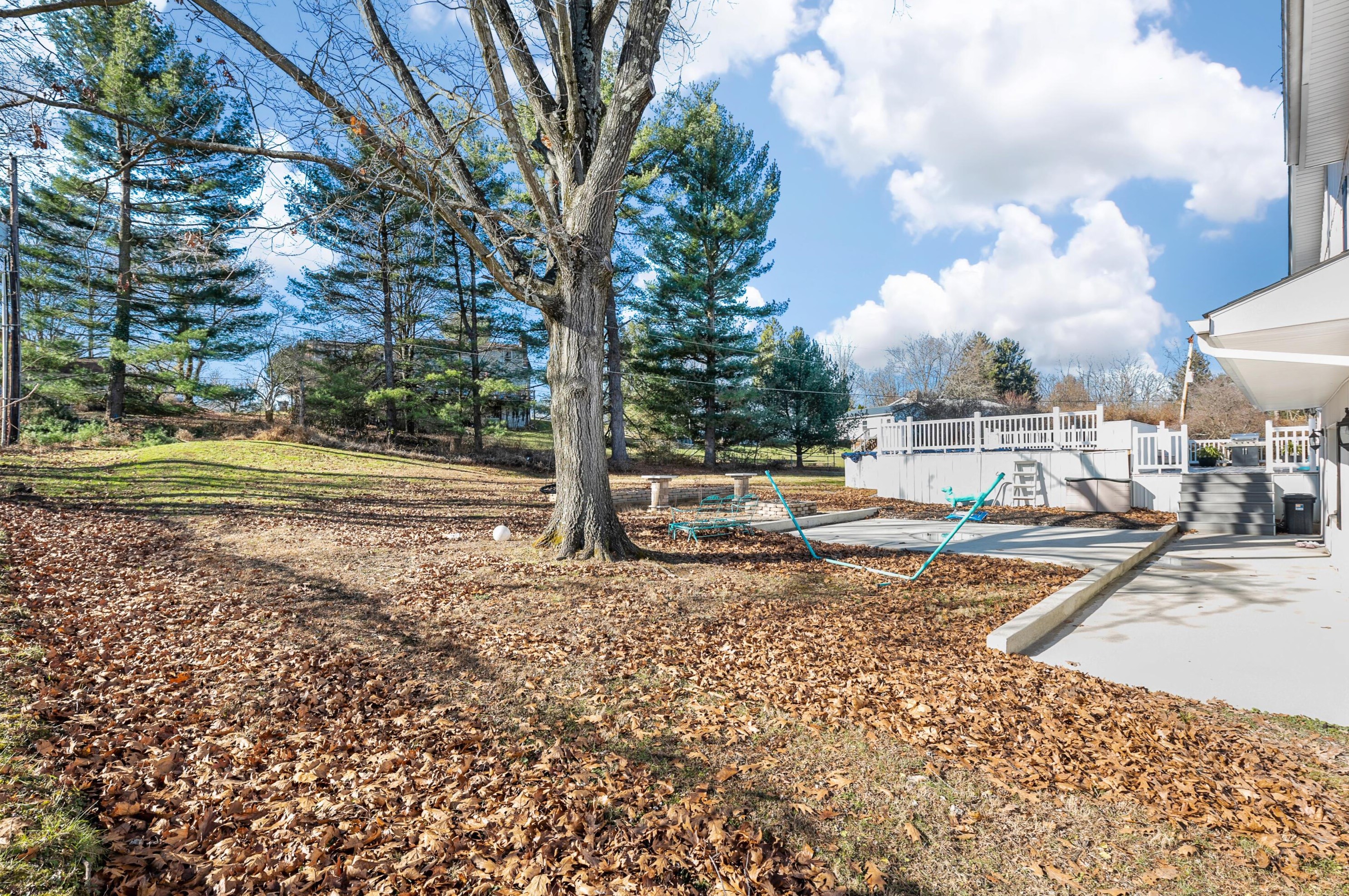 2103 Scenic Dr, Lancaster OH 43130-1163 exterior