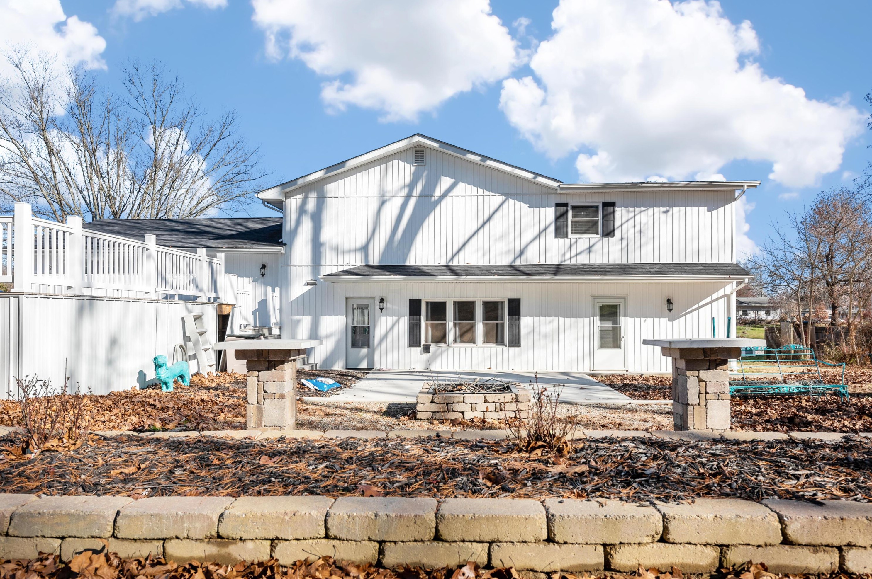 2103 Scenic Dr, Lancaster OH 43130-1163 exterior