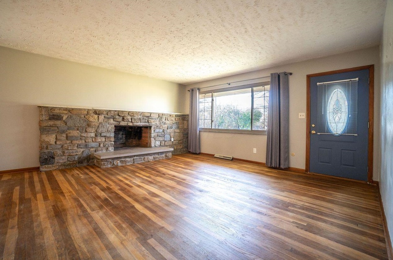 1810 Hague Ave, Columbus OH 43204-1619 exterior