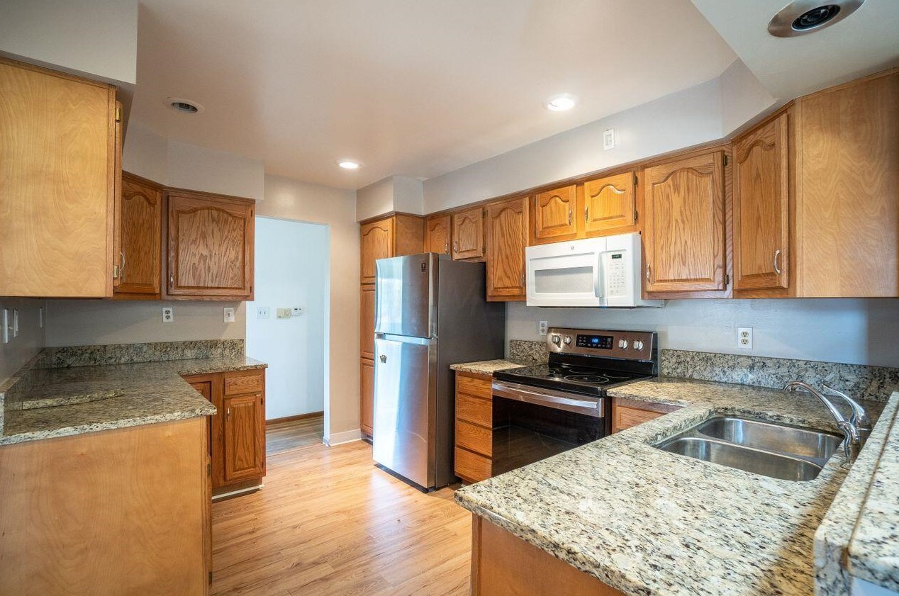 1810 Hague Ave, Columbus OH 43204-1619 exterior