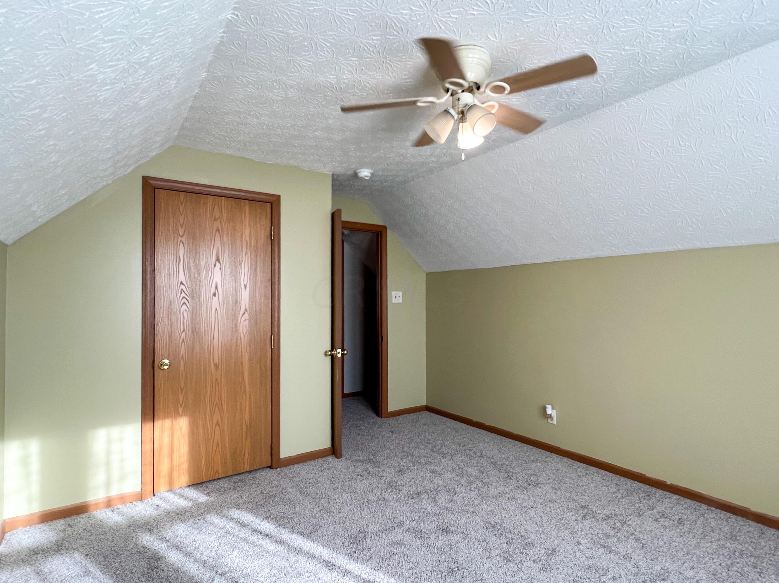 2089 Argyle Dr, Columbus OH 43219-1117 exterior