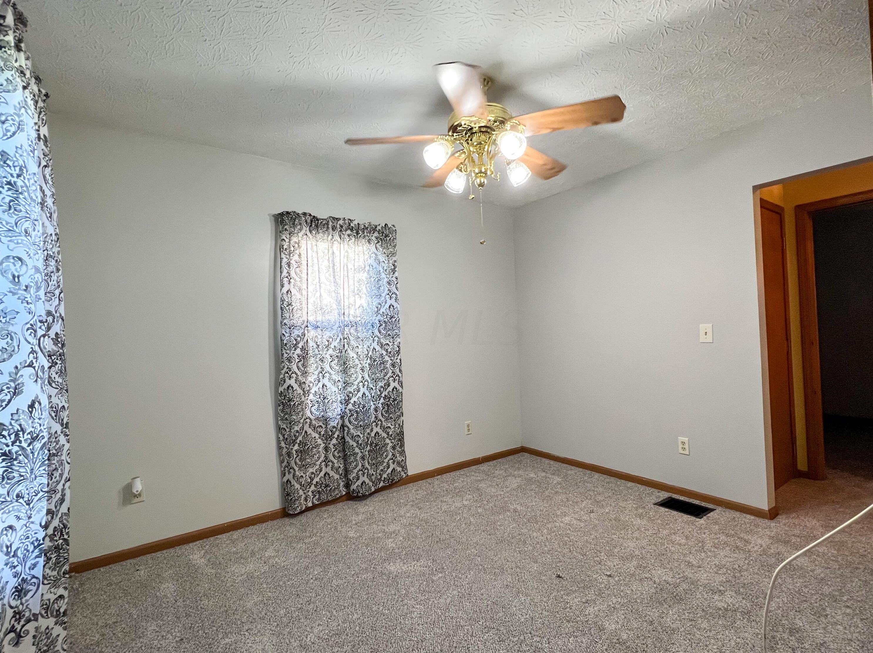 2089 Argyle Dr, Columbus OH 43219-1117 exterior