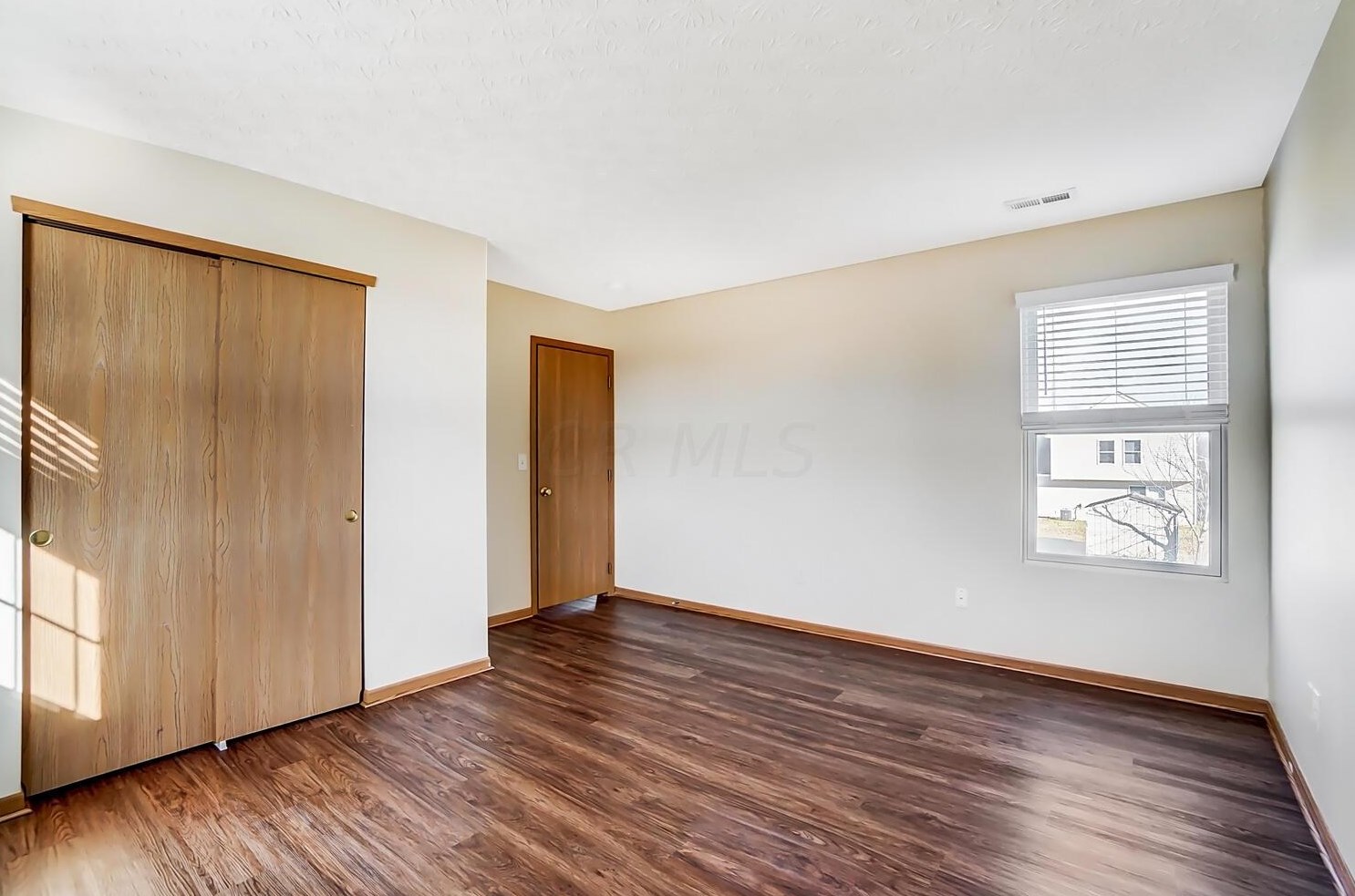 94 Richard Ave, Ashville OH  43103-9000 exterior