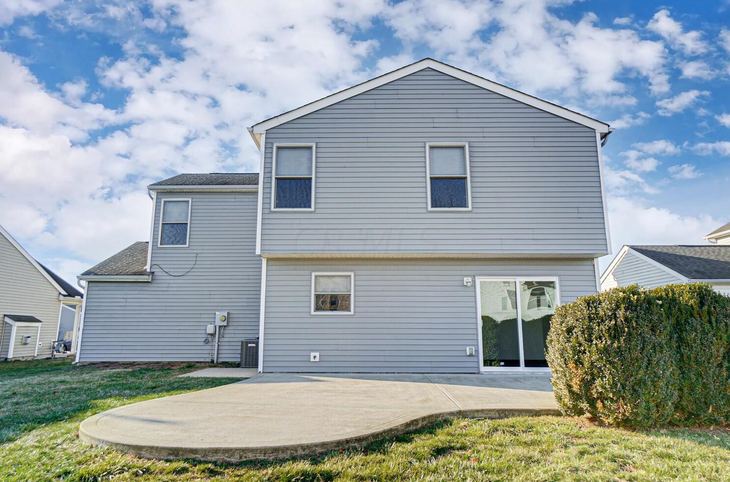 94 Richard Ave, Ashville OH  43103-9000 exterior