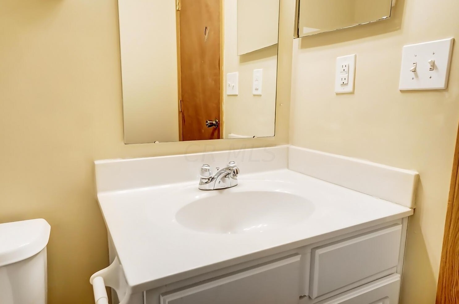 94 Richard Ave, Ashville OH  43103-9000 exterior