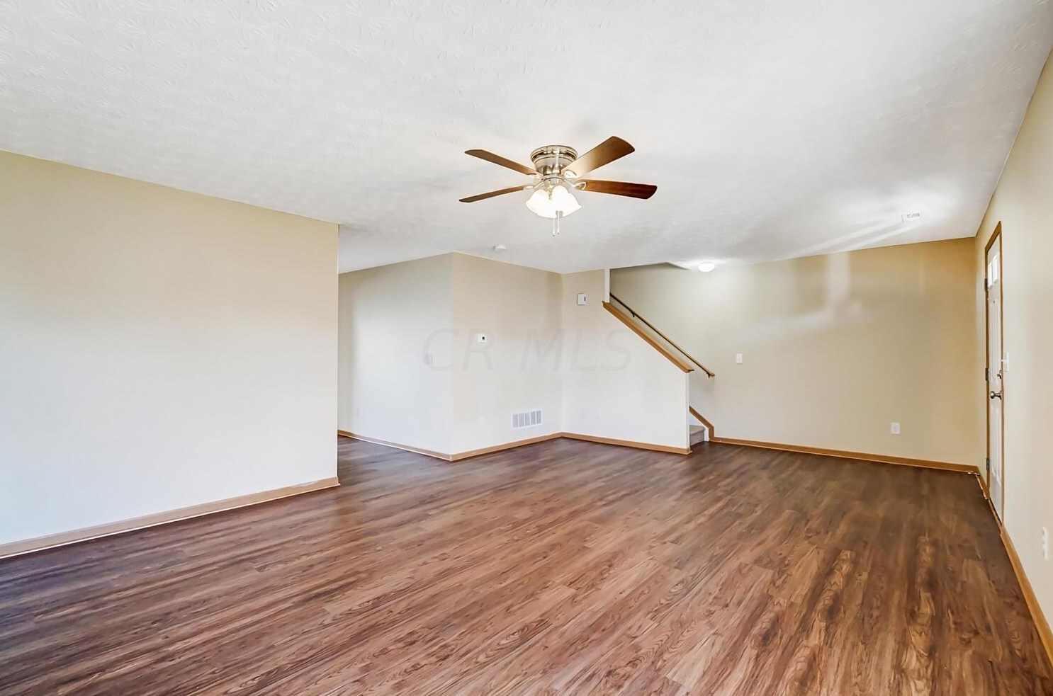 94 Richard Ave, Ashville OH  43103-9000 exterior