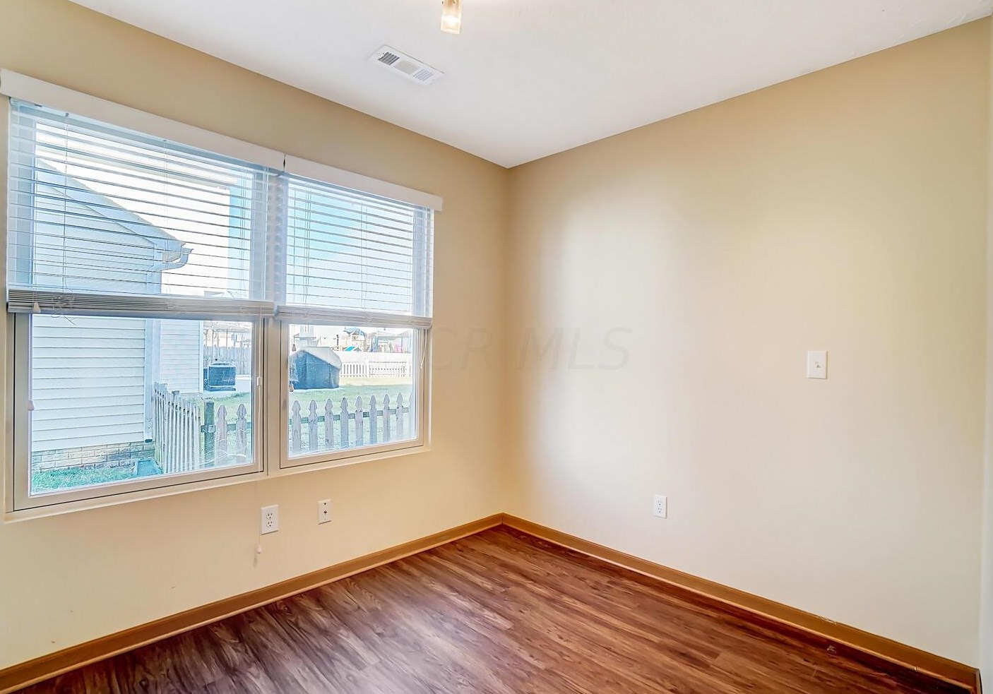 94 Richard Ave, Ashville OH  43103-9000 exterior