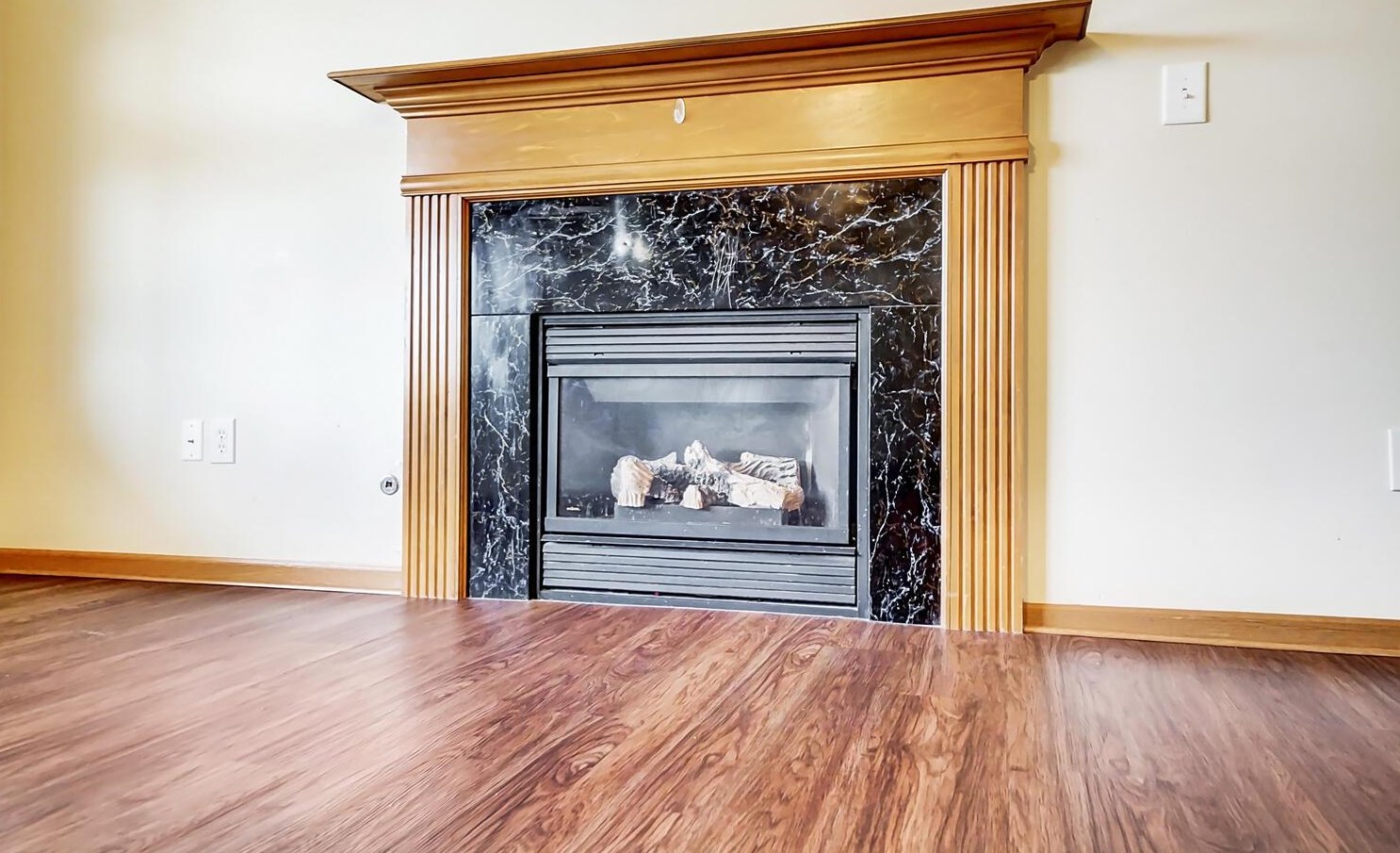 94 Richard Ave, Ashville OH  43103-9000 exterior