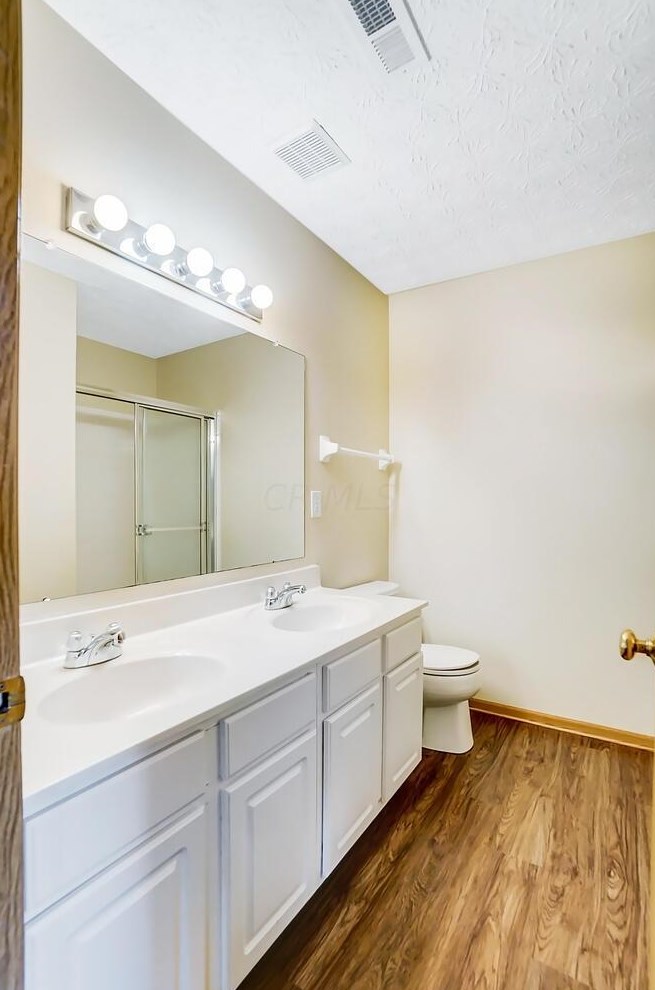 94 Richard Ave, Ashville OH  43103-9000 exterior