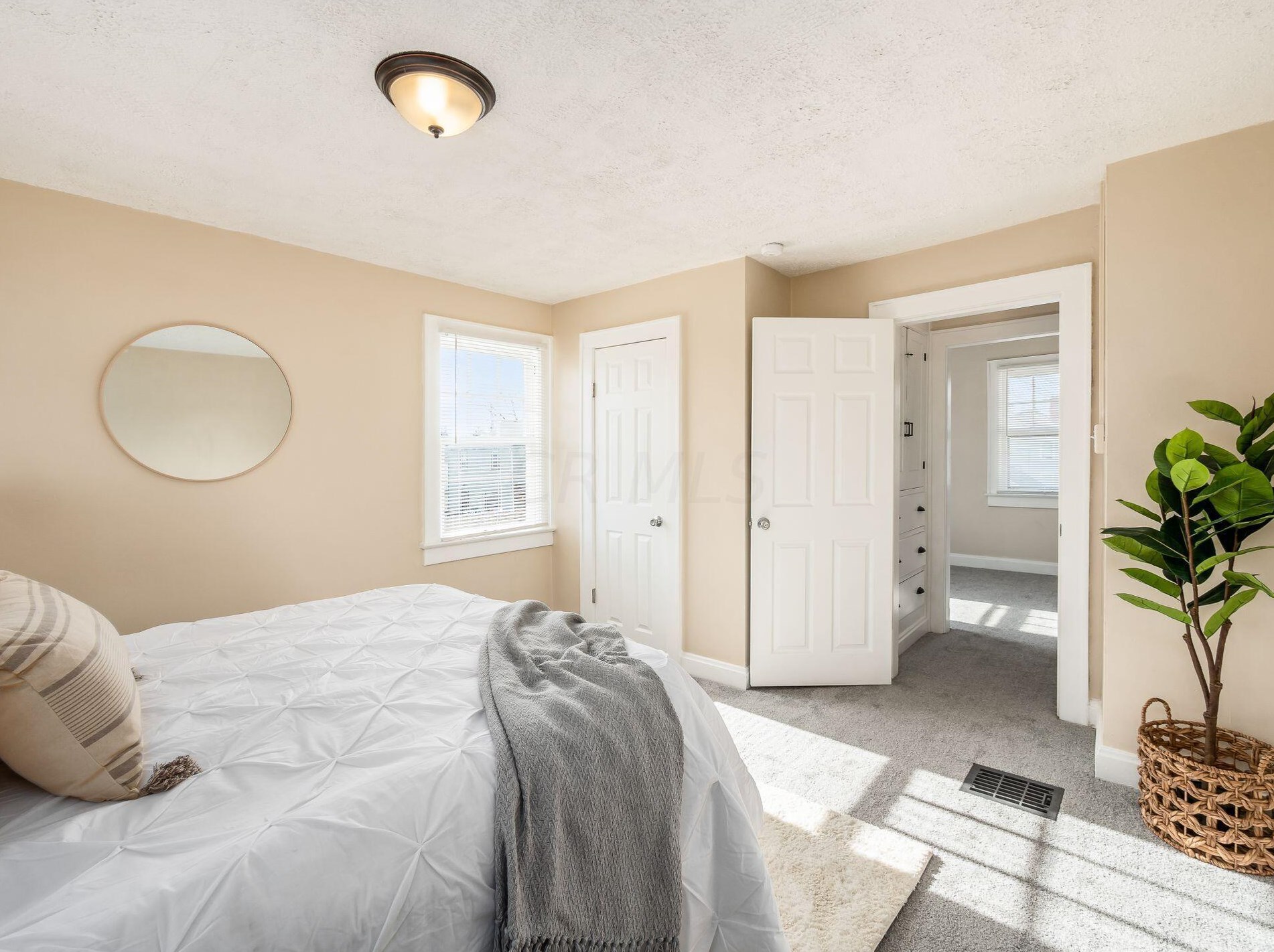 87 Yale Ave, Columbus OH 43223-1344 exterior