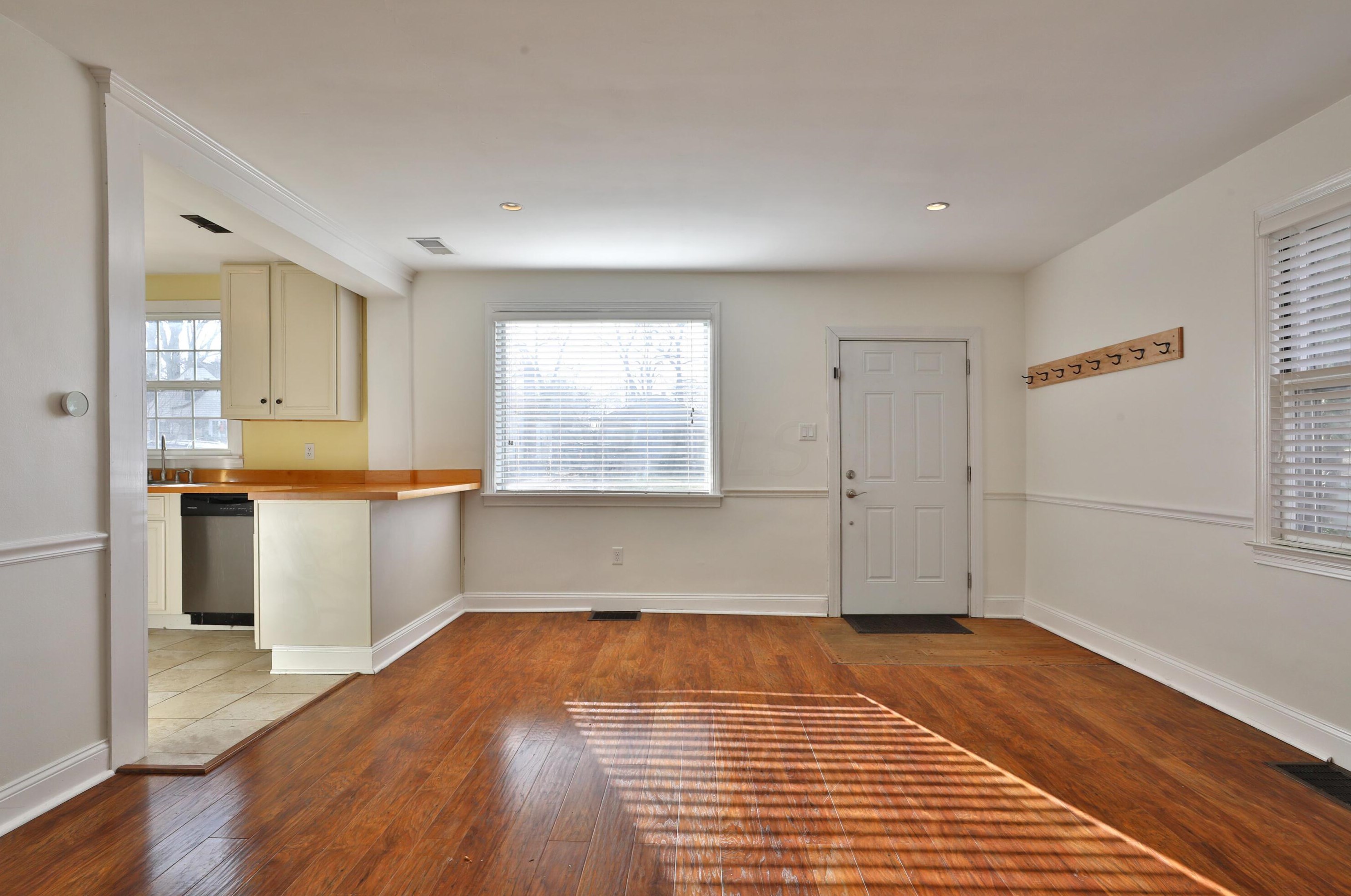 590 Chase Rd, Columbus OH  43214-1336 exterior