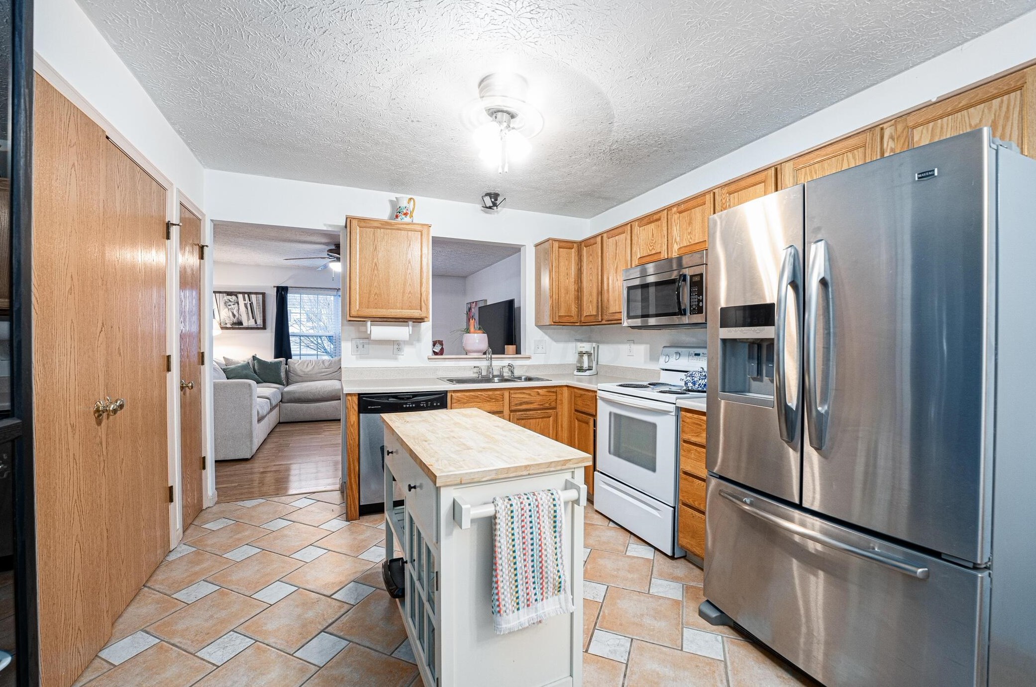 2139 Kingscreek Ct, Darbydale OH  43123-1290 exterior