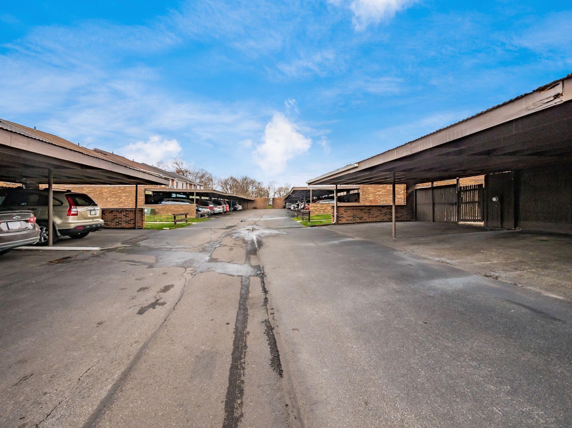 499 Clairbrook Ave, Columbus OH 43228-2545 exterior