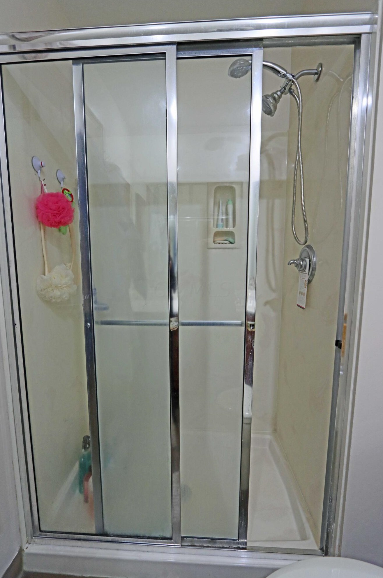 1705 Lynnhurst Rd, Columbus OH 43229-2641 exterior