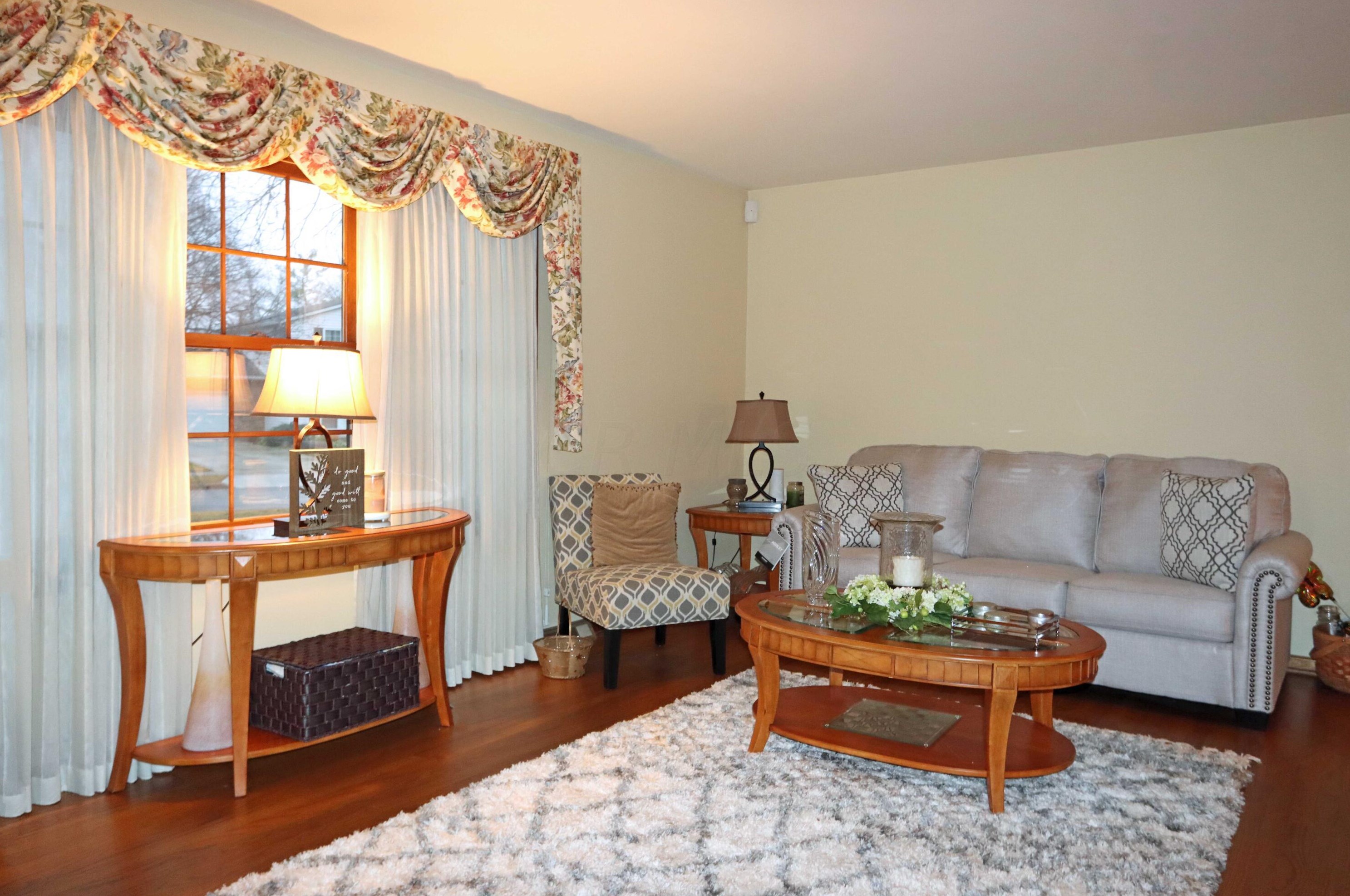 1705 Lynnhurst Rd, Columbus OH 43229-2641 exterior