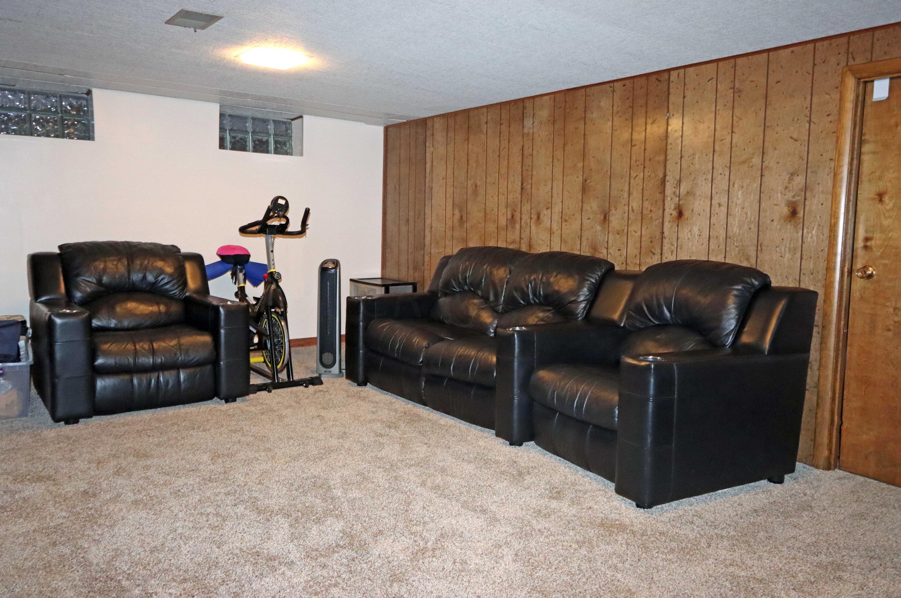 1705 Lynnhurst Rd, Columbus OH 43229-2641 exterior