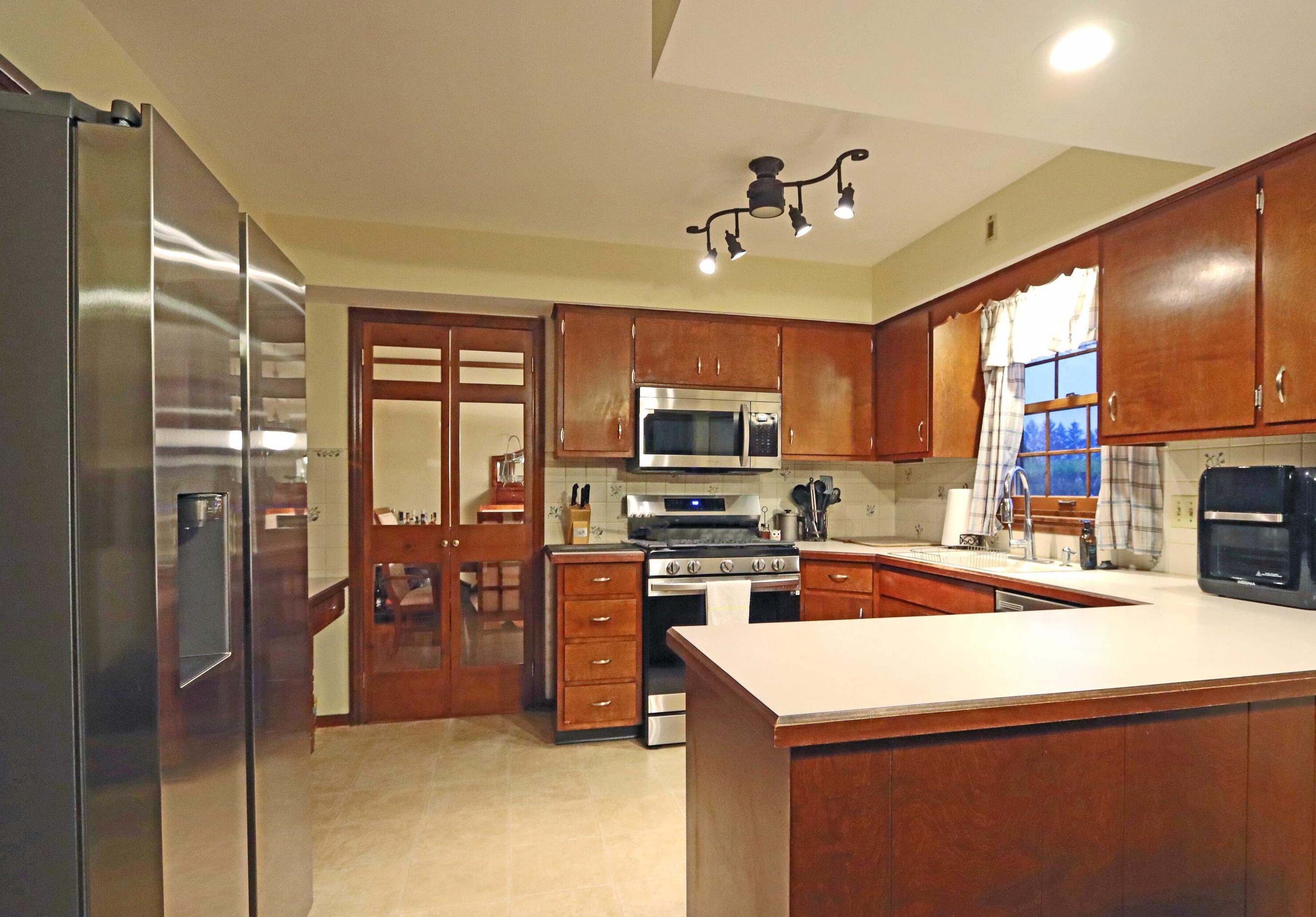 1705 Lynnhurst Rd, Columbus OH 43229-2641 exterior