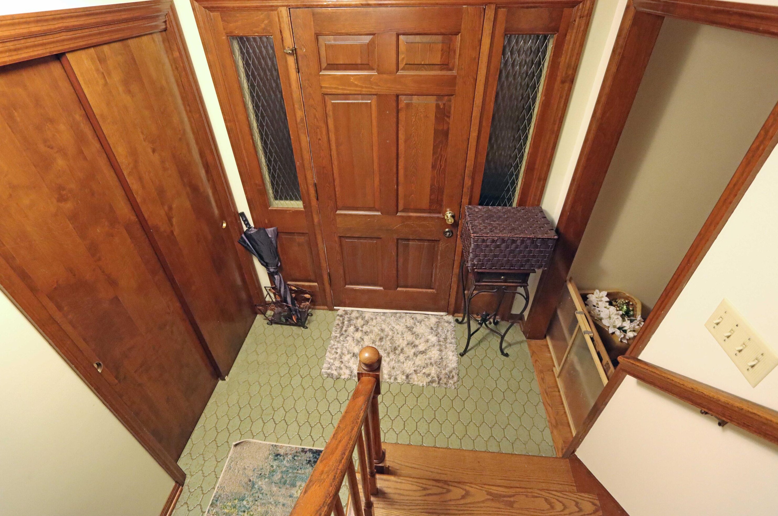 1705 Lynnhurst Rd, Columbus OH 43229-2641 exterior