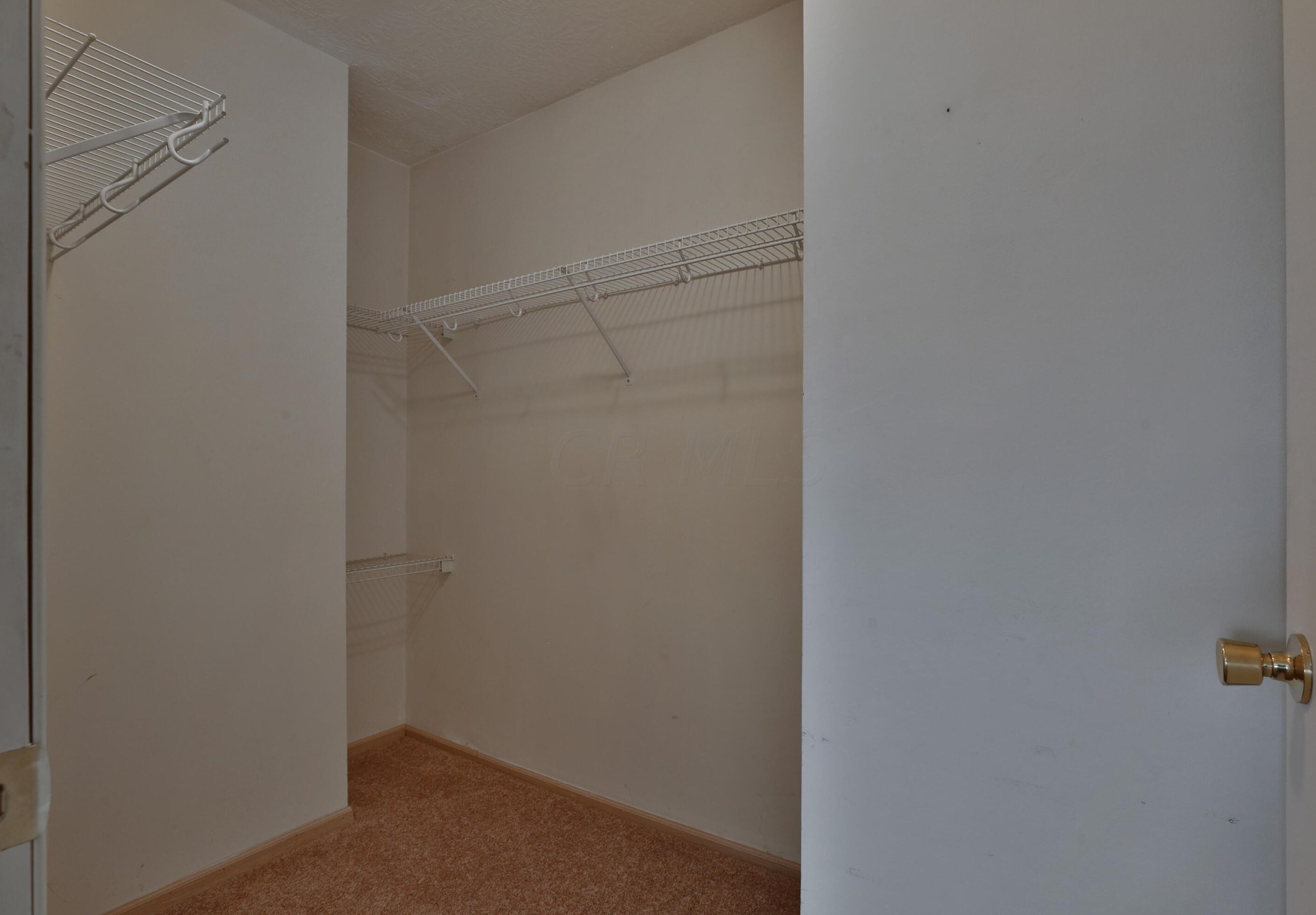 997 Vlg Brk Way, Columbus OH 43235-5033 exterior