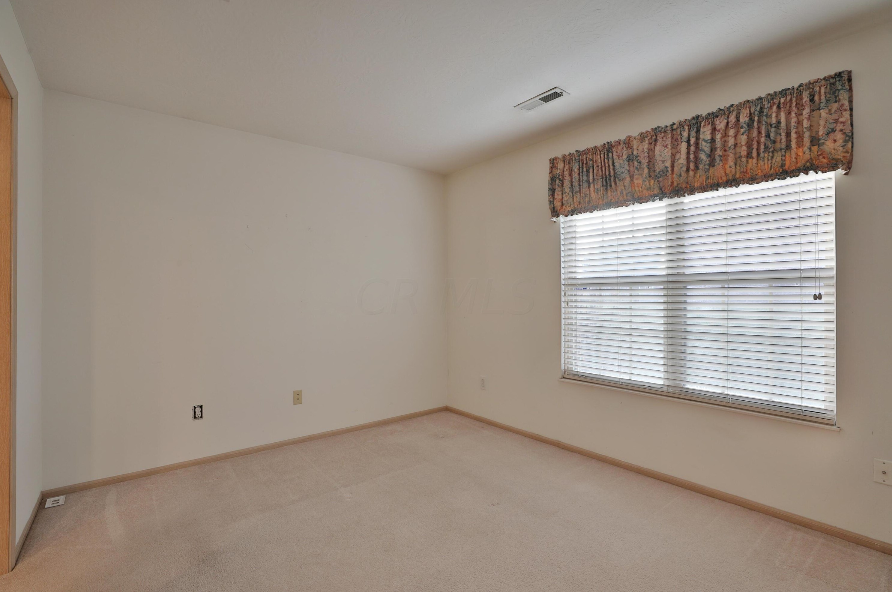 997 Vlg Brk Way, Columbus OH 43235-5033 exterior