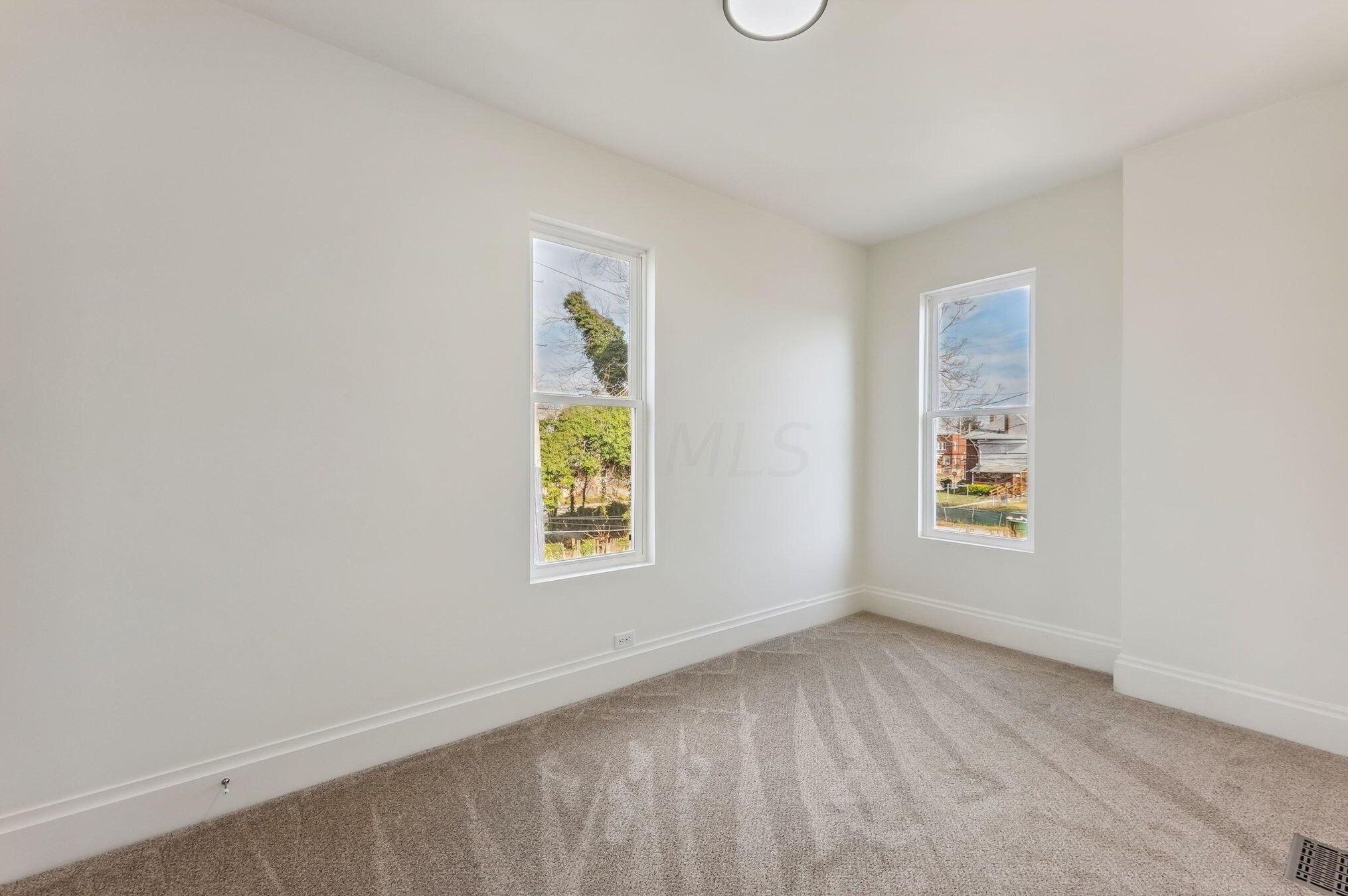 1040 Ohio Ave, Columbus OH  43206-1574 exterior