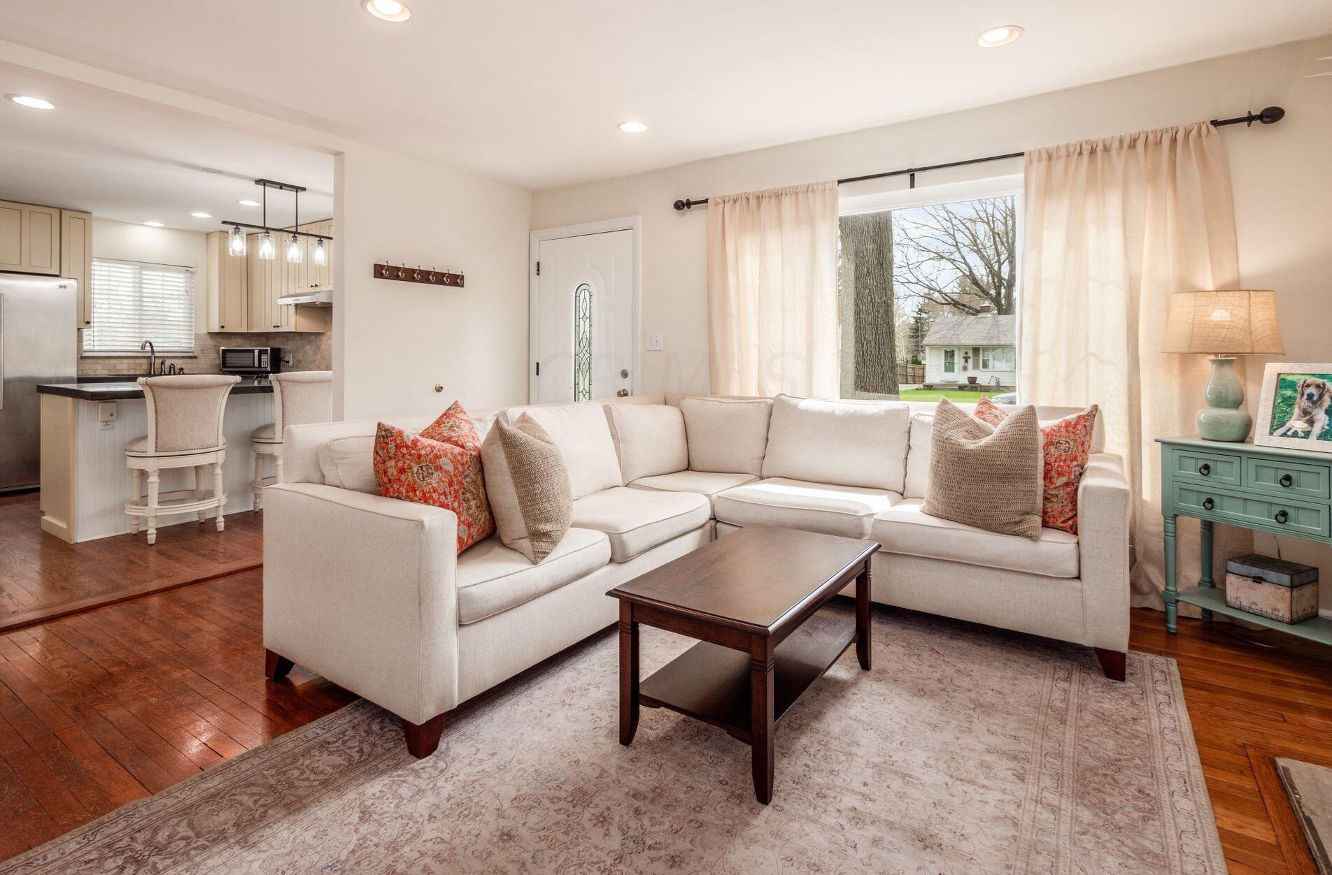 2170 Ridgecliff Rd, Columbus OH  43221-1820 exterior