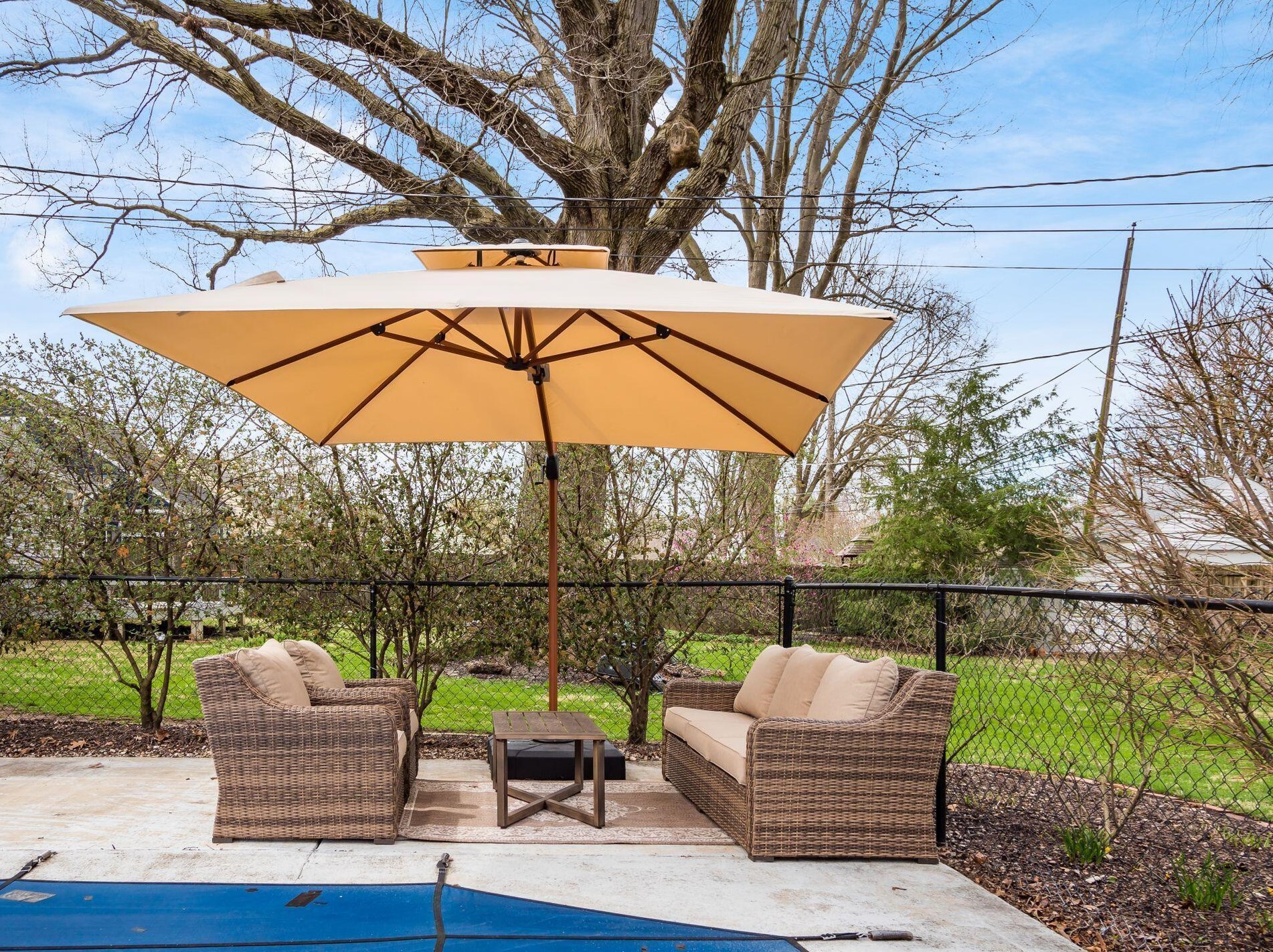 2170 Ridgecliff Rd, Columbus OH  43221-1820 exterior