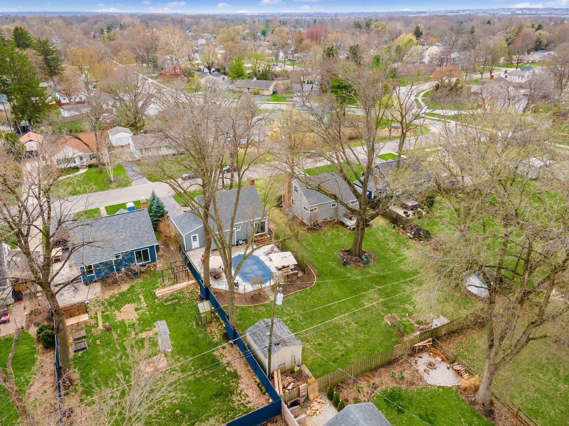 2170 Ridgecliff Rd, Columbus OH  43221-1820 exterior