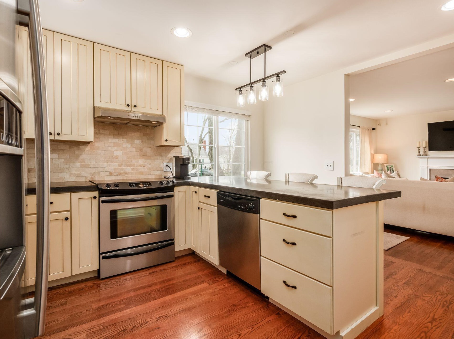 2170 Ridgecliff Rd, Columbus OH  43221-1820 exterior