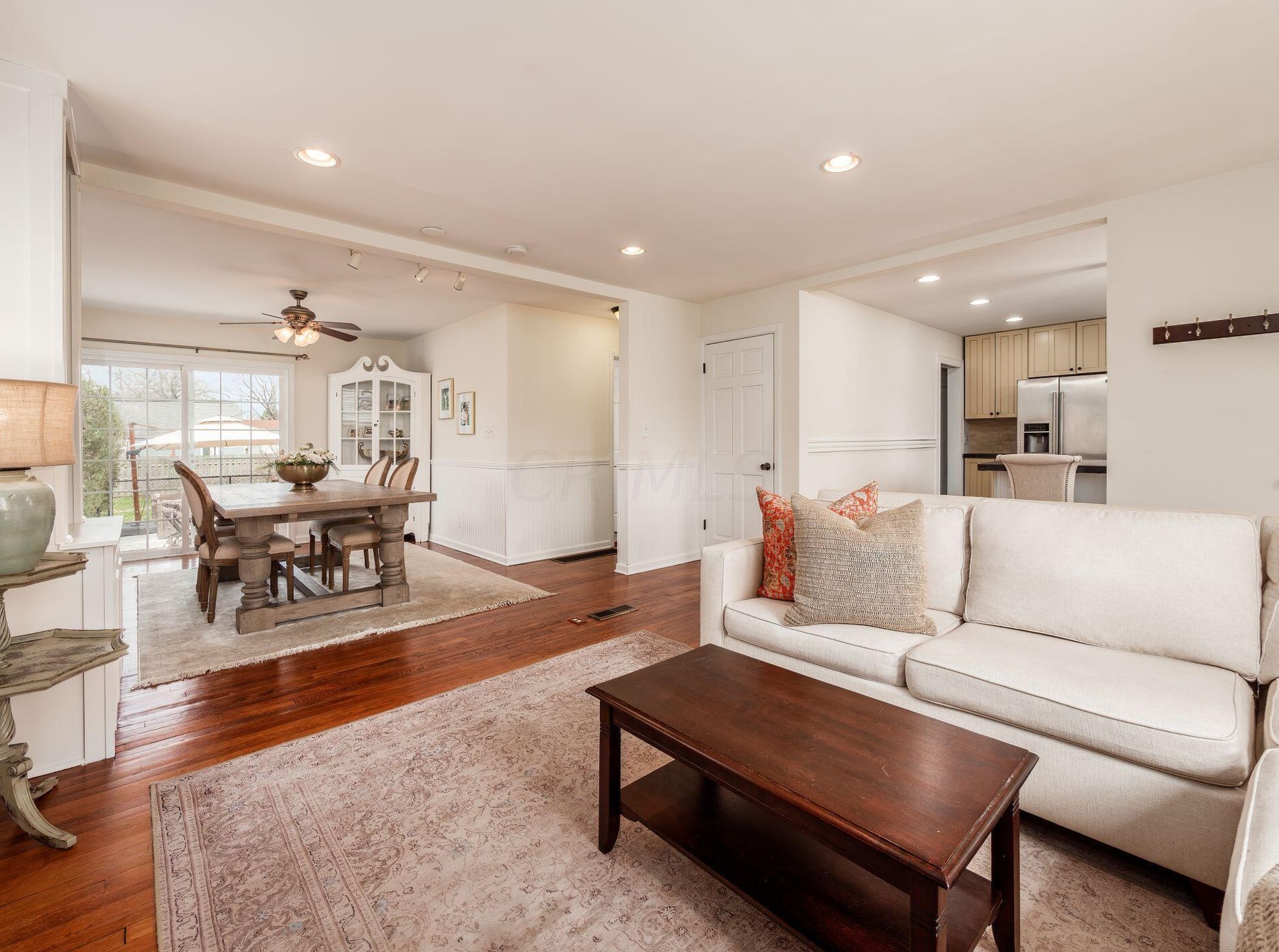 2170 Ridgecliff Rd, Columbus OH  43221-1820 exterior