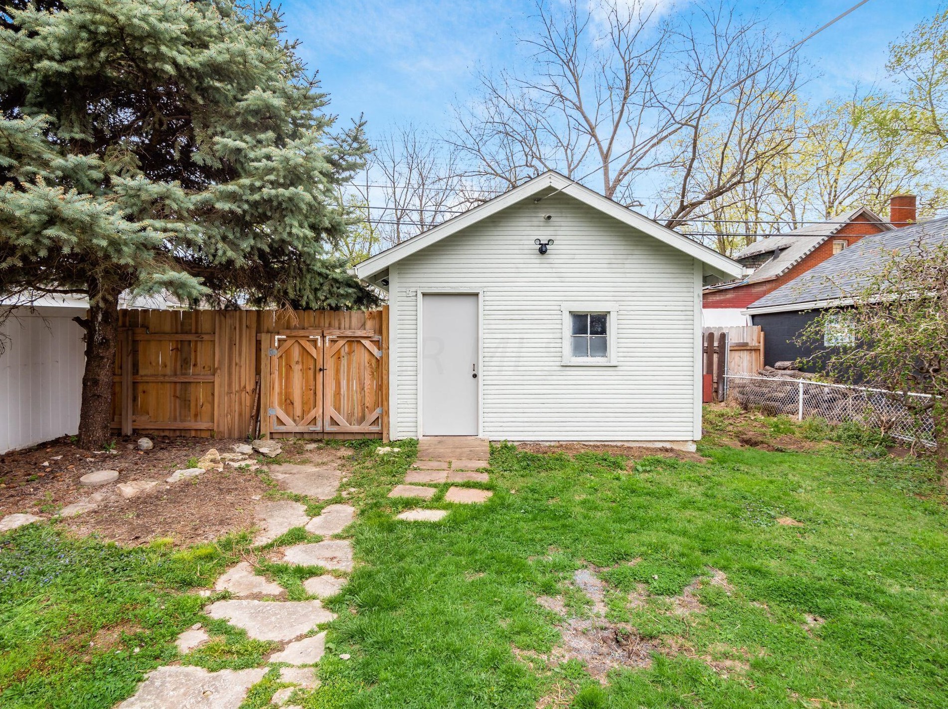 1557 High St, Columbus OH  43201-1154 exterior