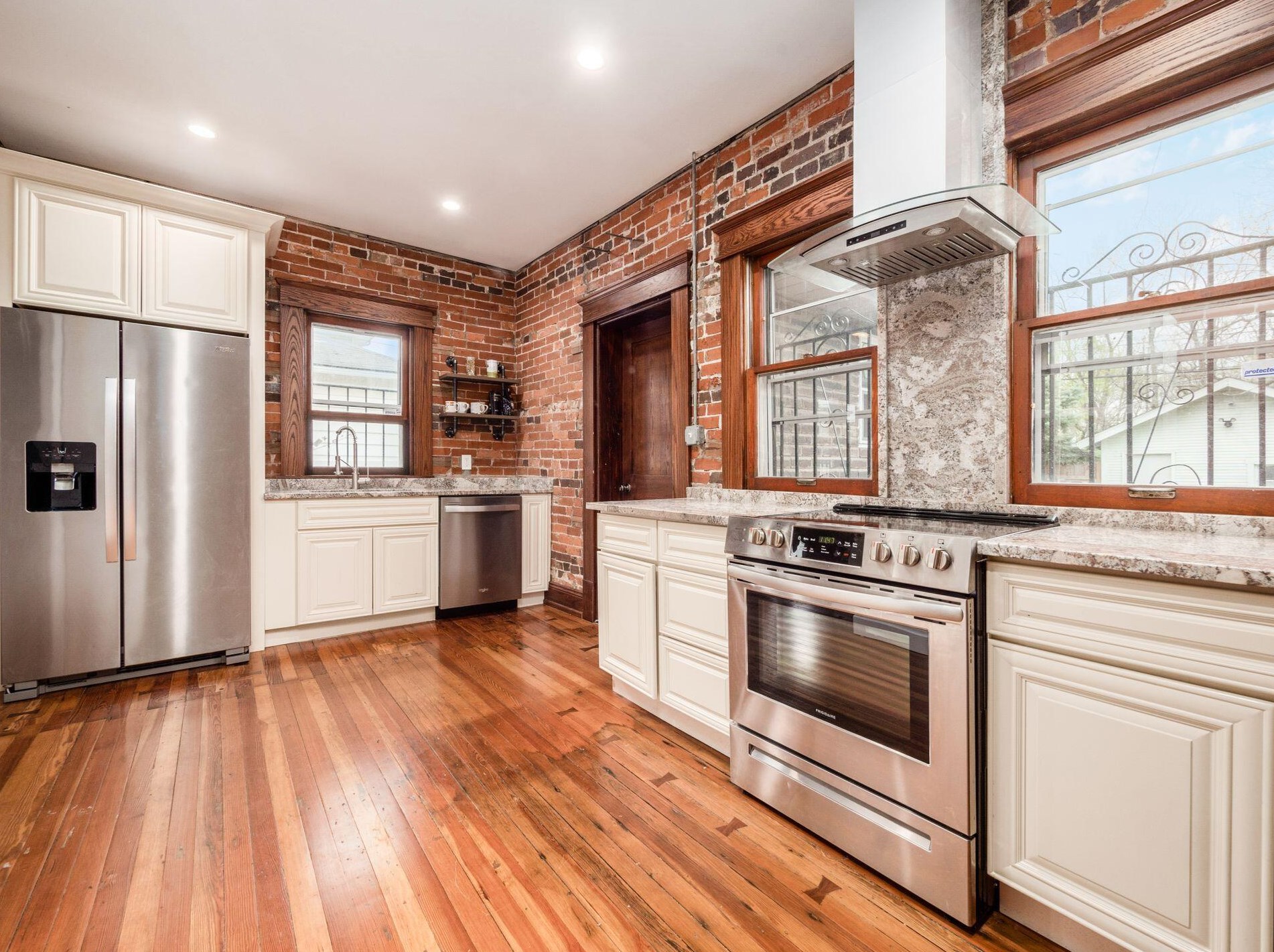 1557 High St, Columbus OH  43201-1154 exterior