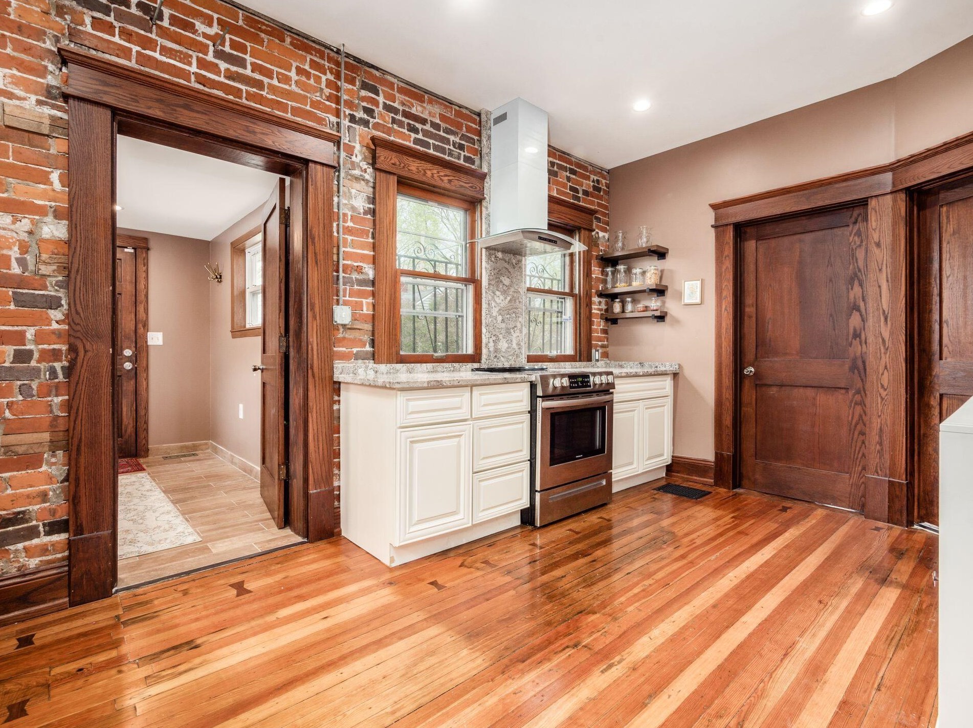 1557 High St, Columbus OH  43201-1154 exterior