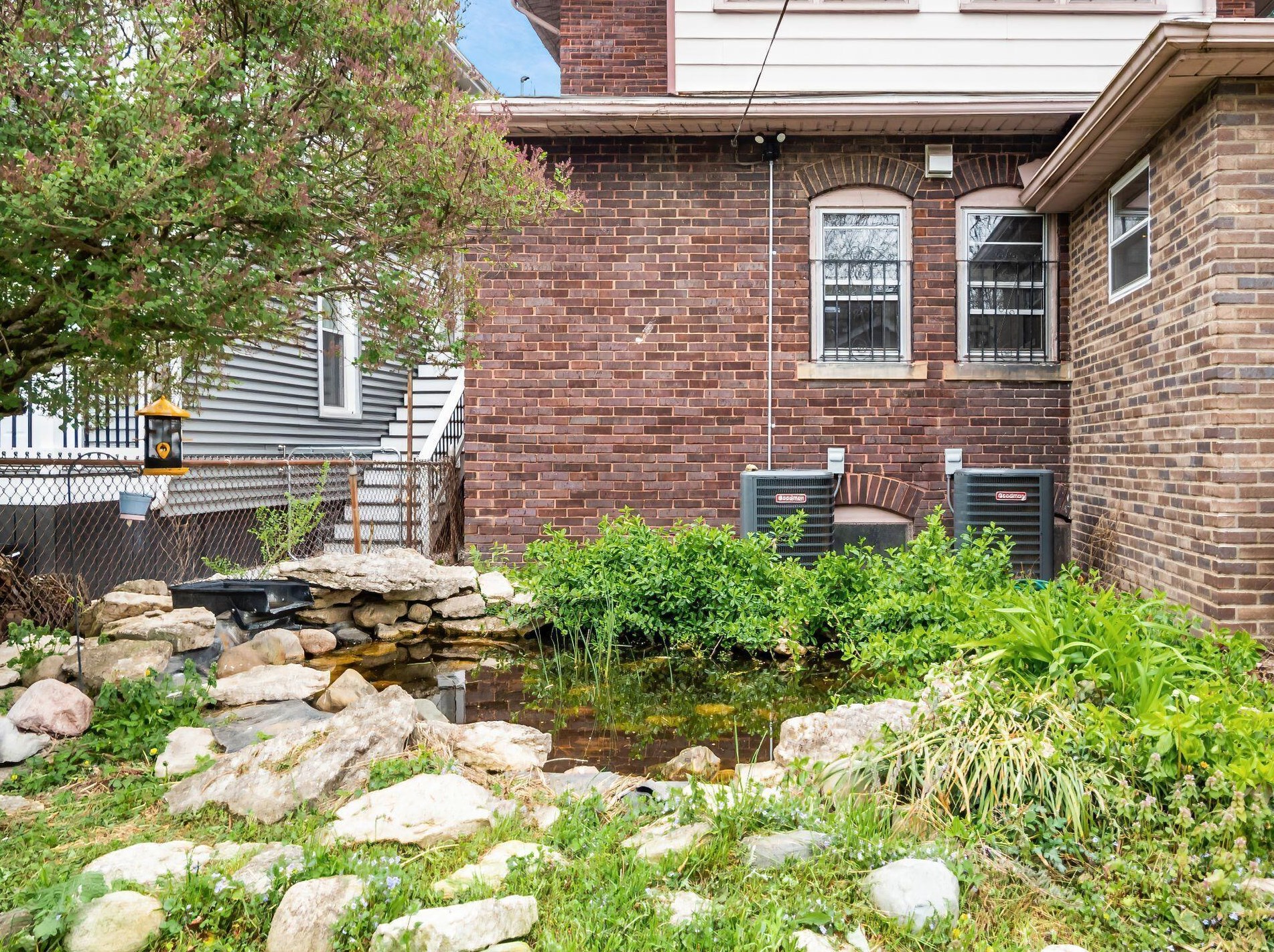 1557 High St, Columbus OH  43201-1154 exterior