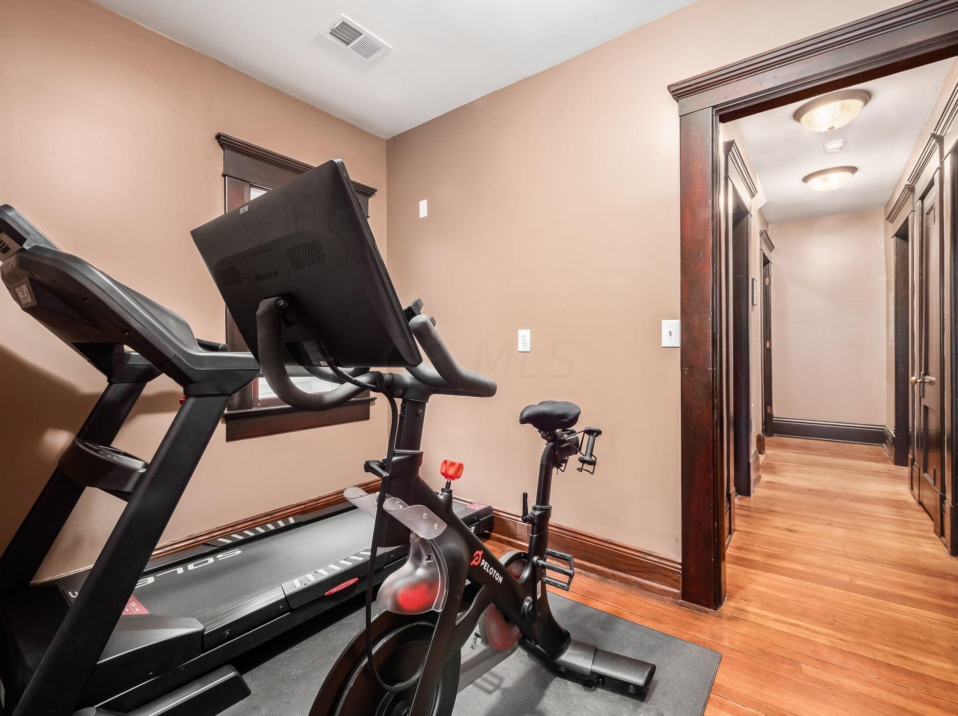 1557 High St, Columbus OH  43201-1154 exterior