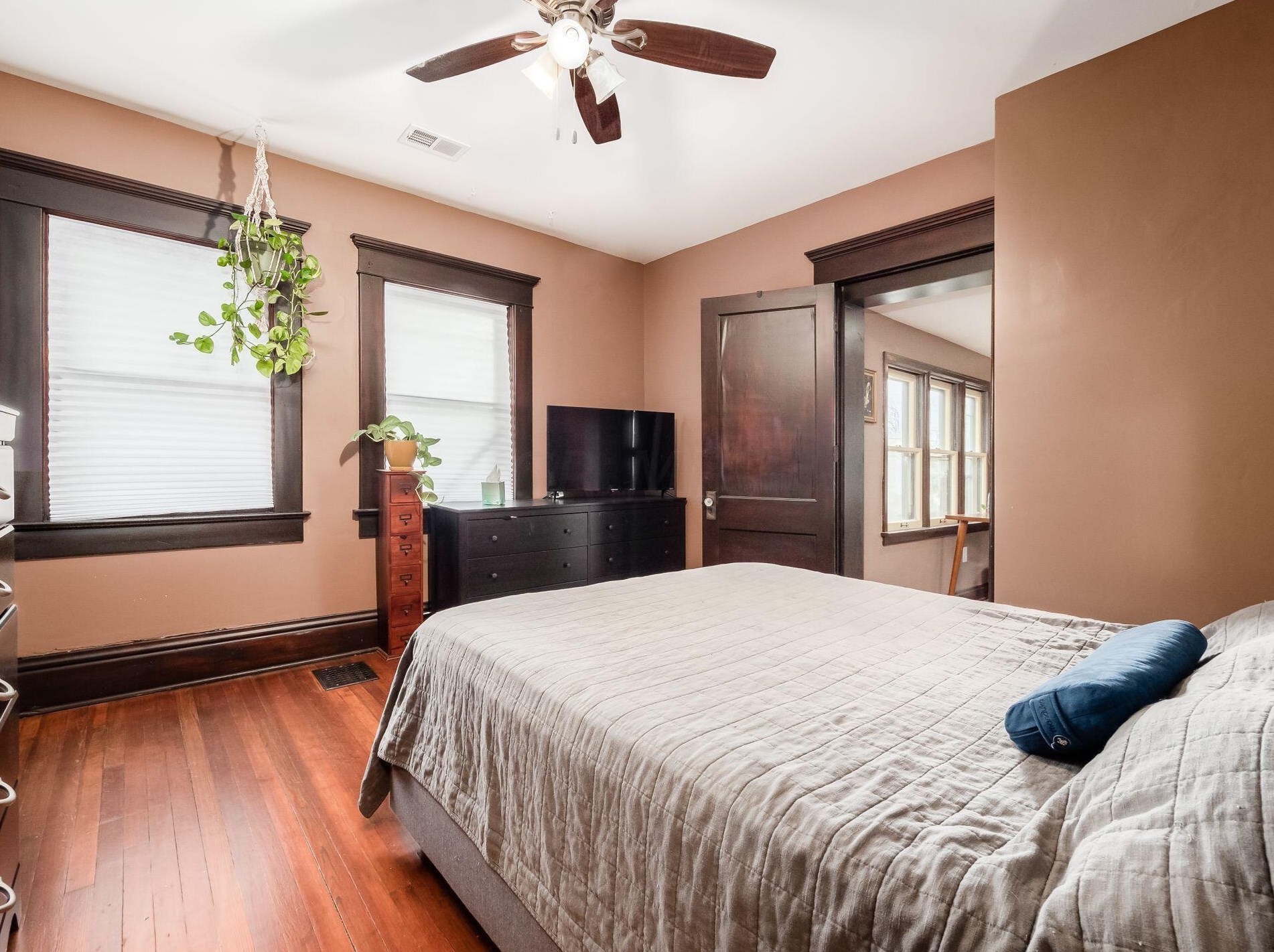 1557 High St, Columbus OH  43201-1154 exterior