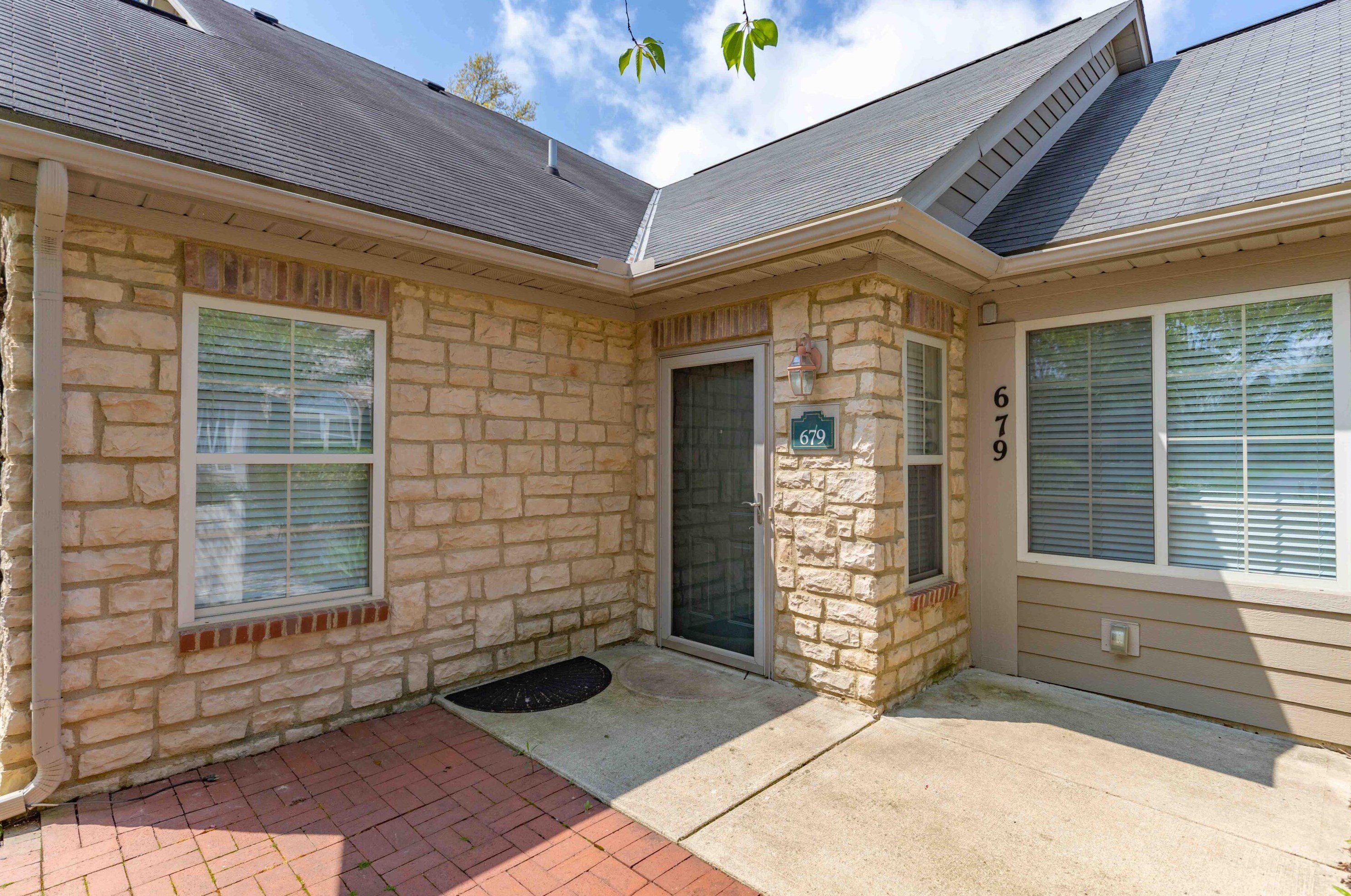 679 Old Dover Rd, Westerville OH  43082-6459 exterior