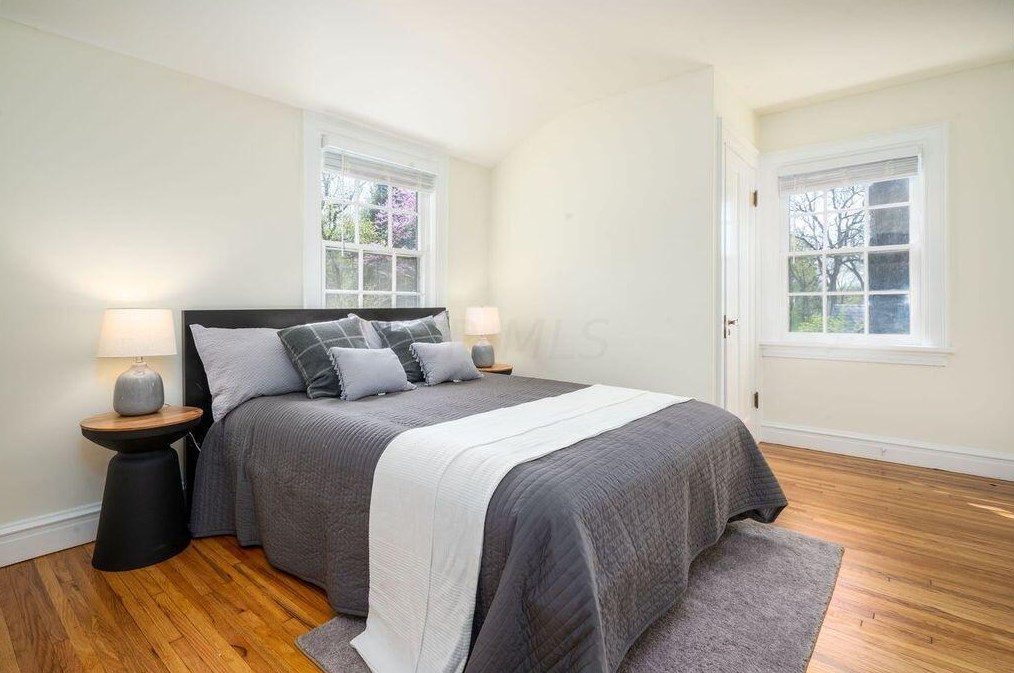 170 Jeffrey Pl, Columbus OH  43214-1704 exterior