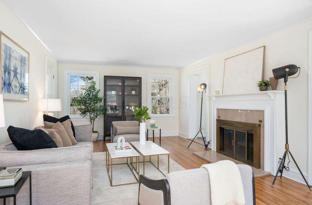 170 Jeffrey Pl, Columbus OH  43214-1704 exterior