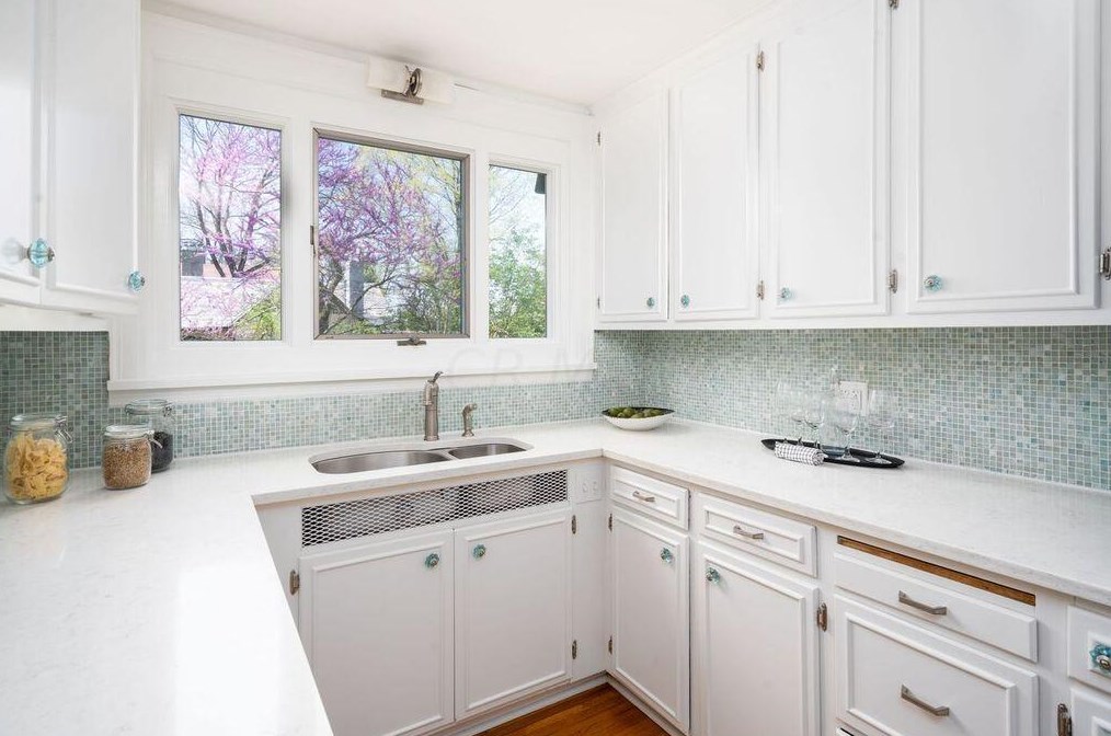 170 Jeffrey Pl, Columbus OH  43214-1704 exterior