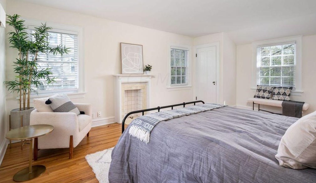 170 Jeffrey Pl, Columbus OH  43214-1704 exterior