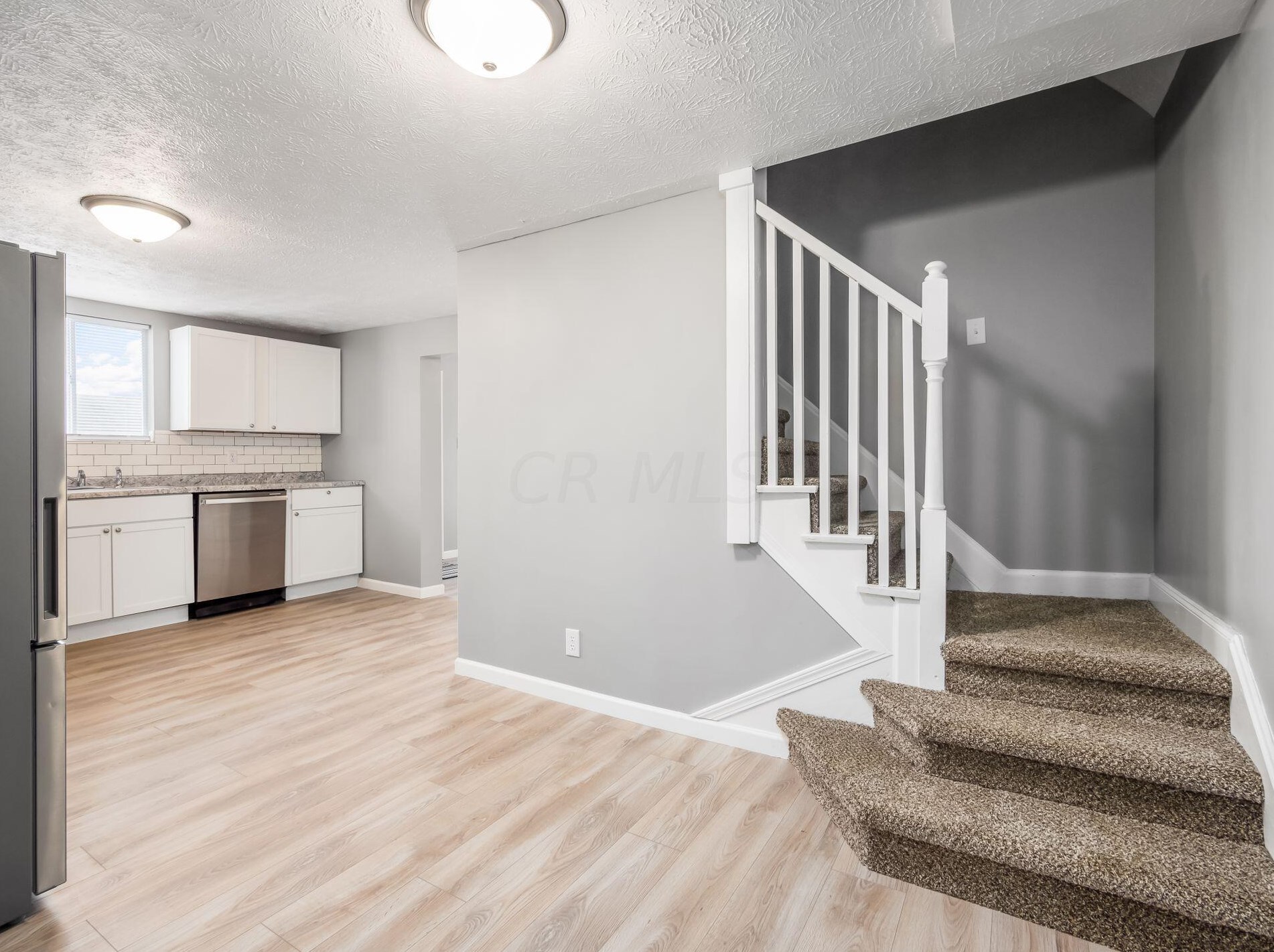 886 Pierce Ave, Columbus OH 43213-3043 exterior