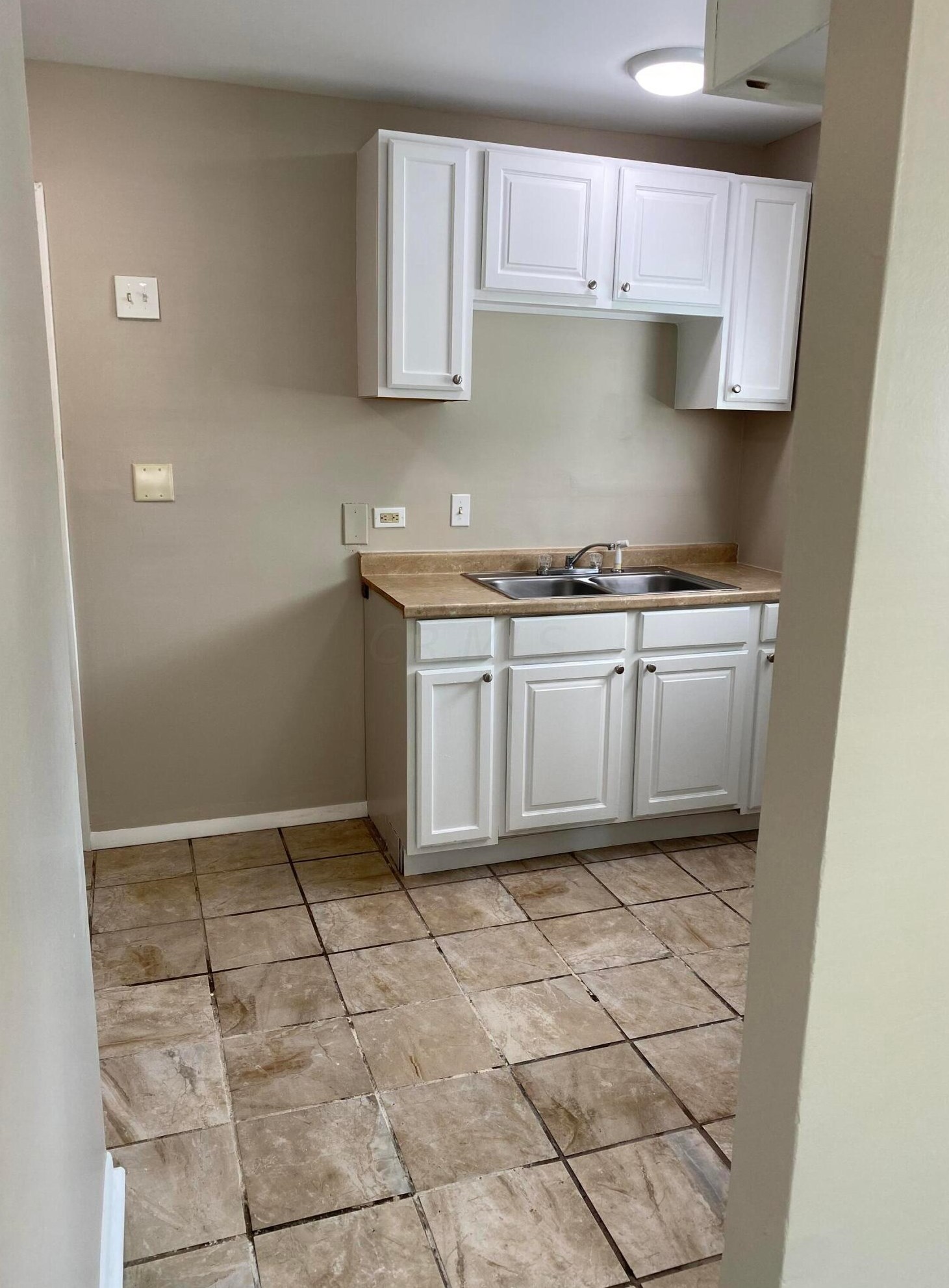 2282 Century Dr, Columbus OH  43211-1920 exterior