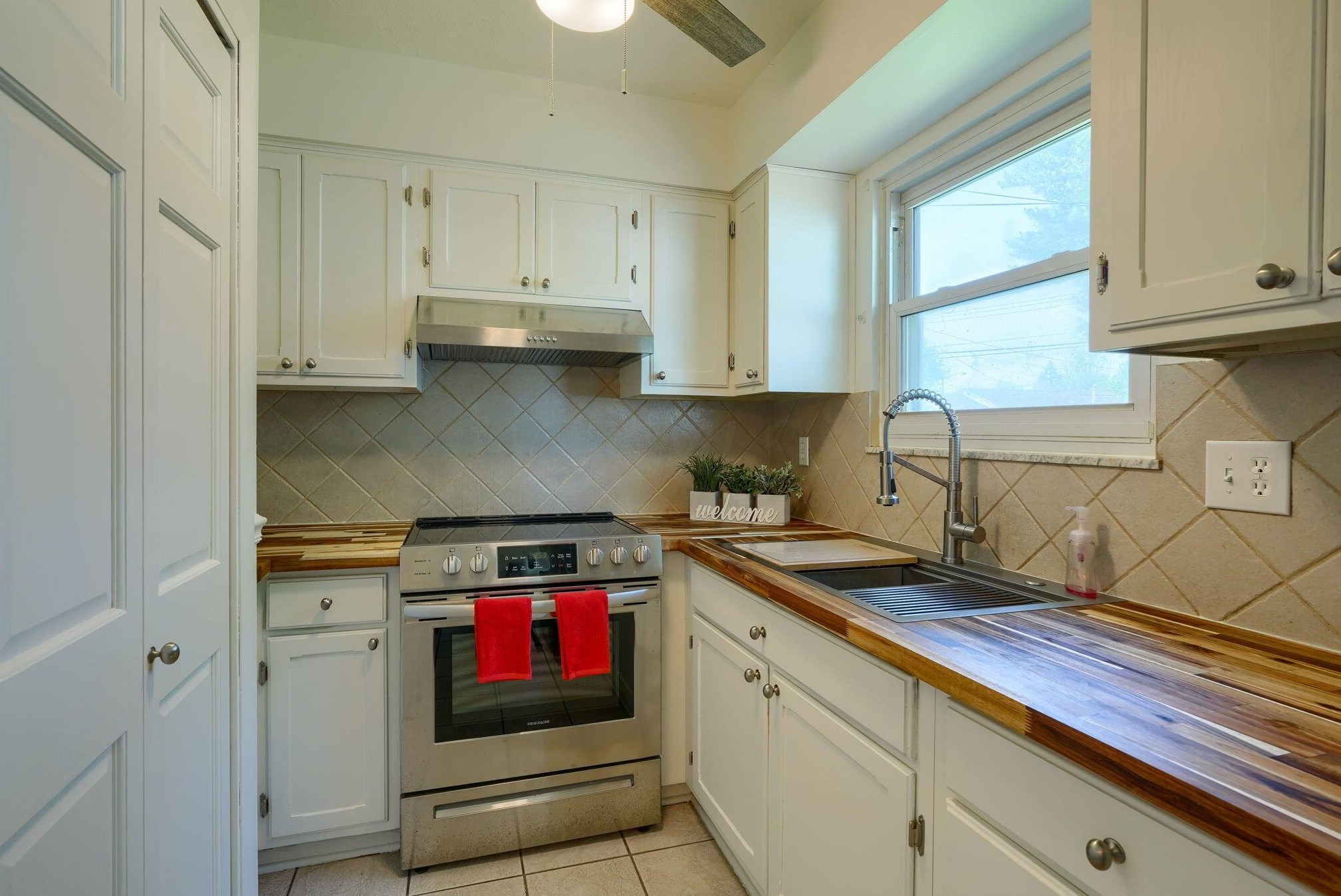 437 Stygler Rd, Columbus OH  43230-2027 exterior