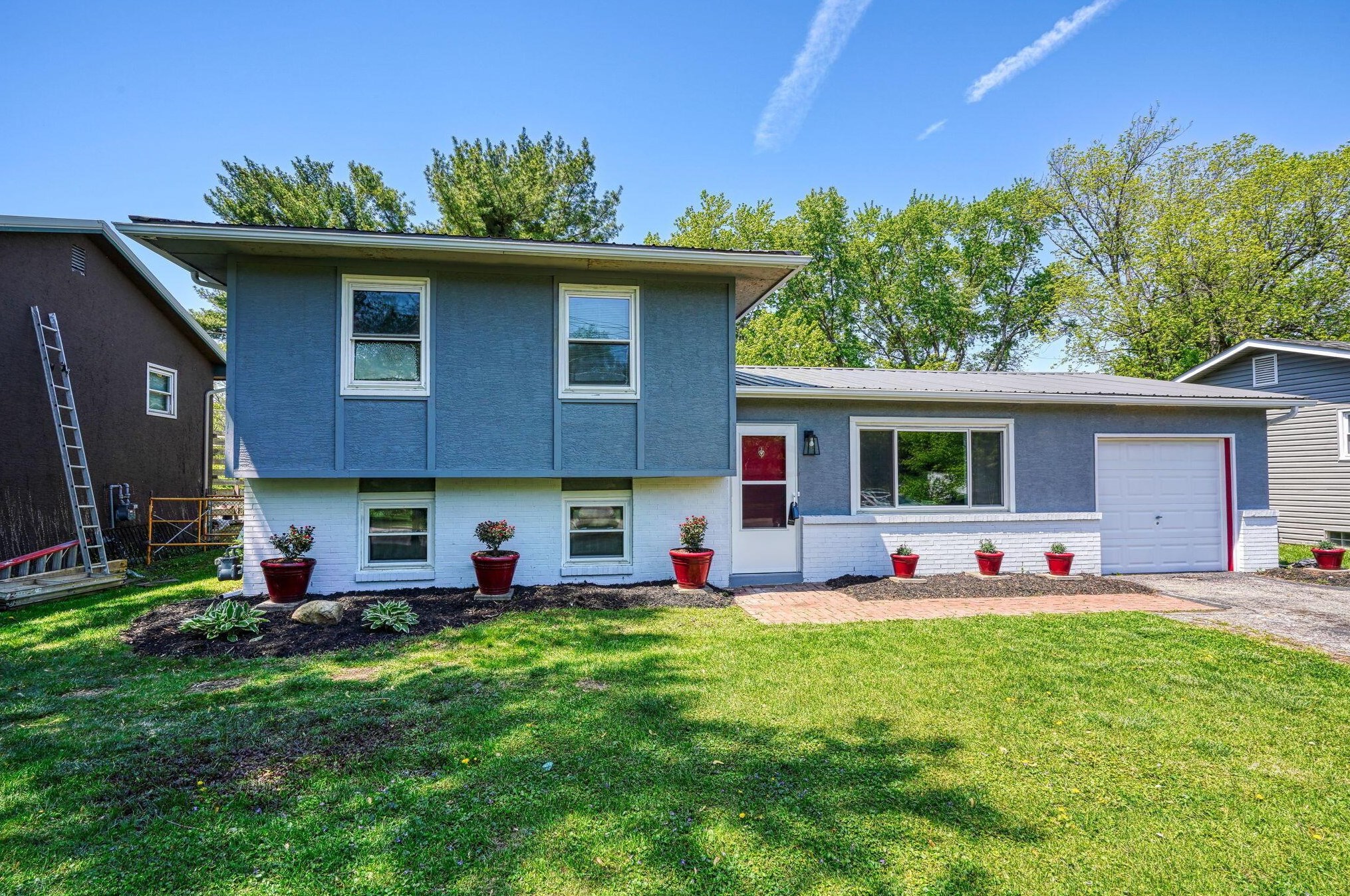 437 Stygler Rd, Columbus OH  43230-2027 exterior